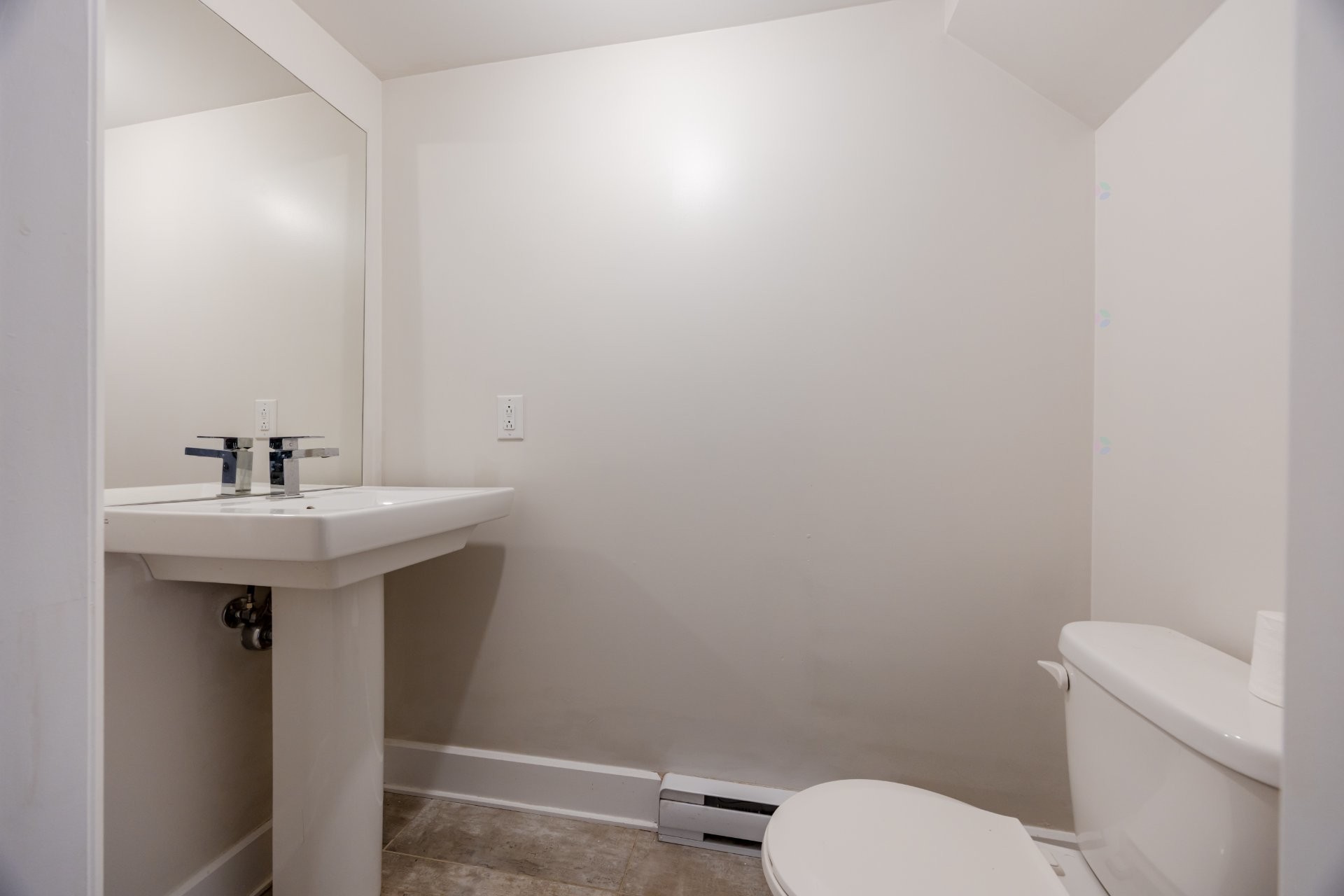 









18261


Rue de Chenonceau

,
Mirabel,




QC
J7J0S3

