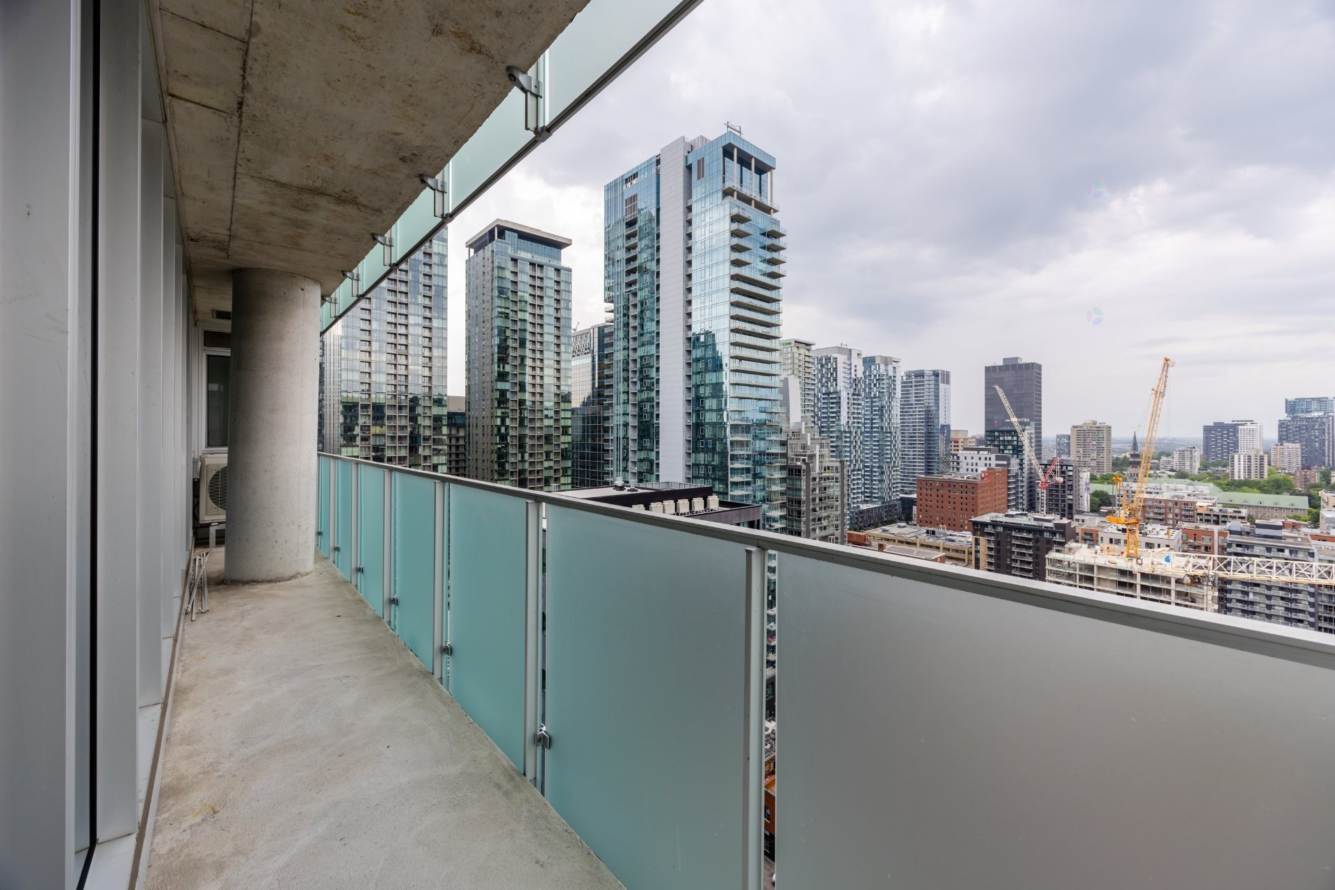 









1211


Rue Drummond

, 2405,
Montréal (Ville-Marie),




QC
H3G0B6

