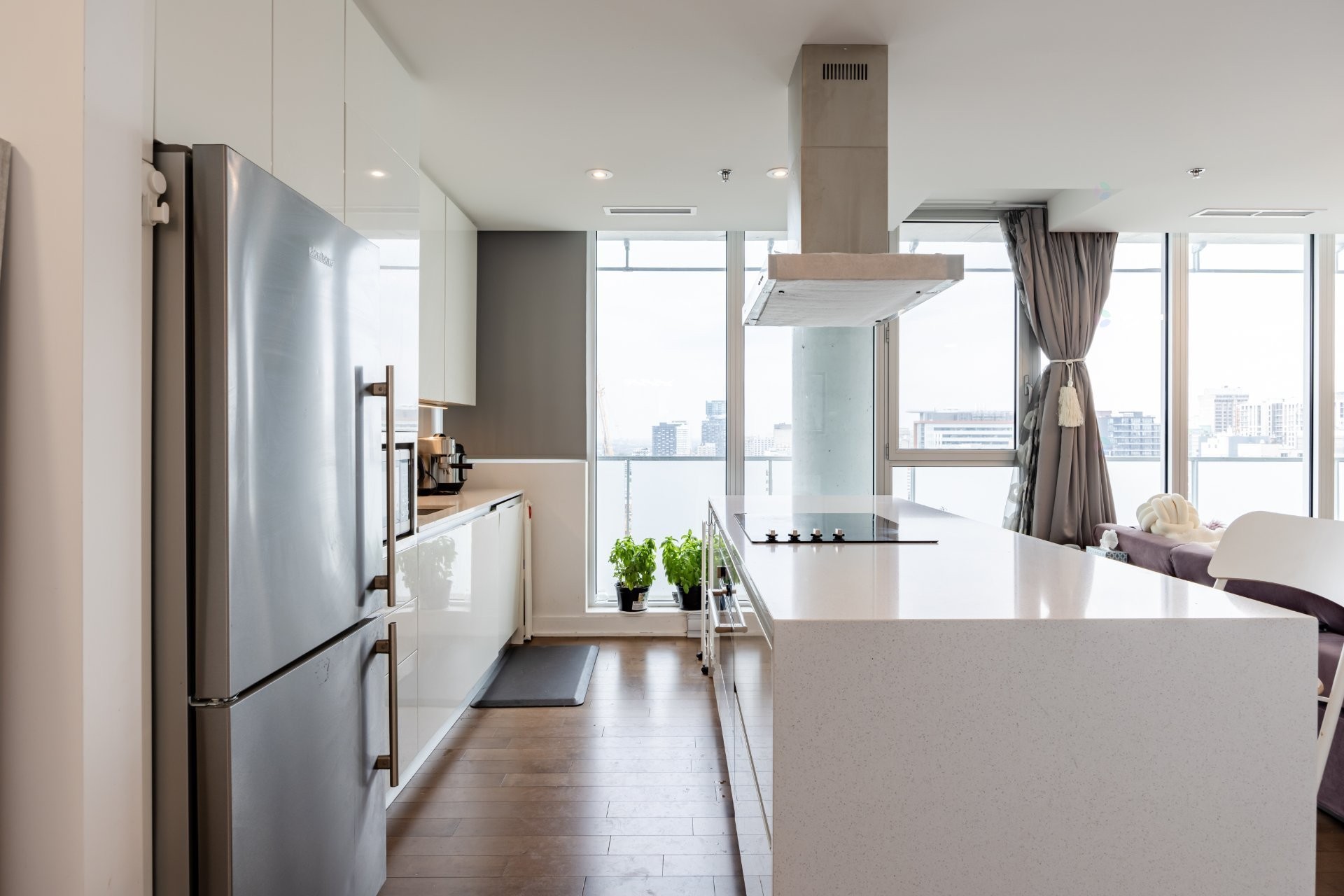 









1211


Rue Drummond

, 2405,
Montréal (Ville-Marie),




QC
H3G0B6

