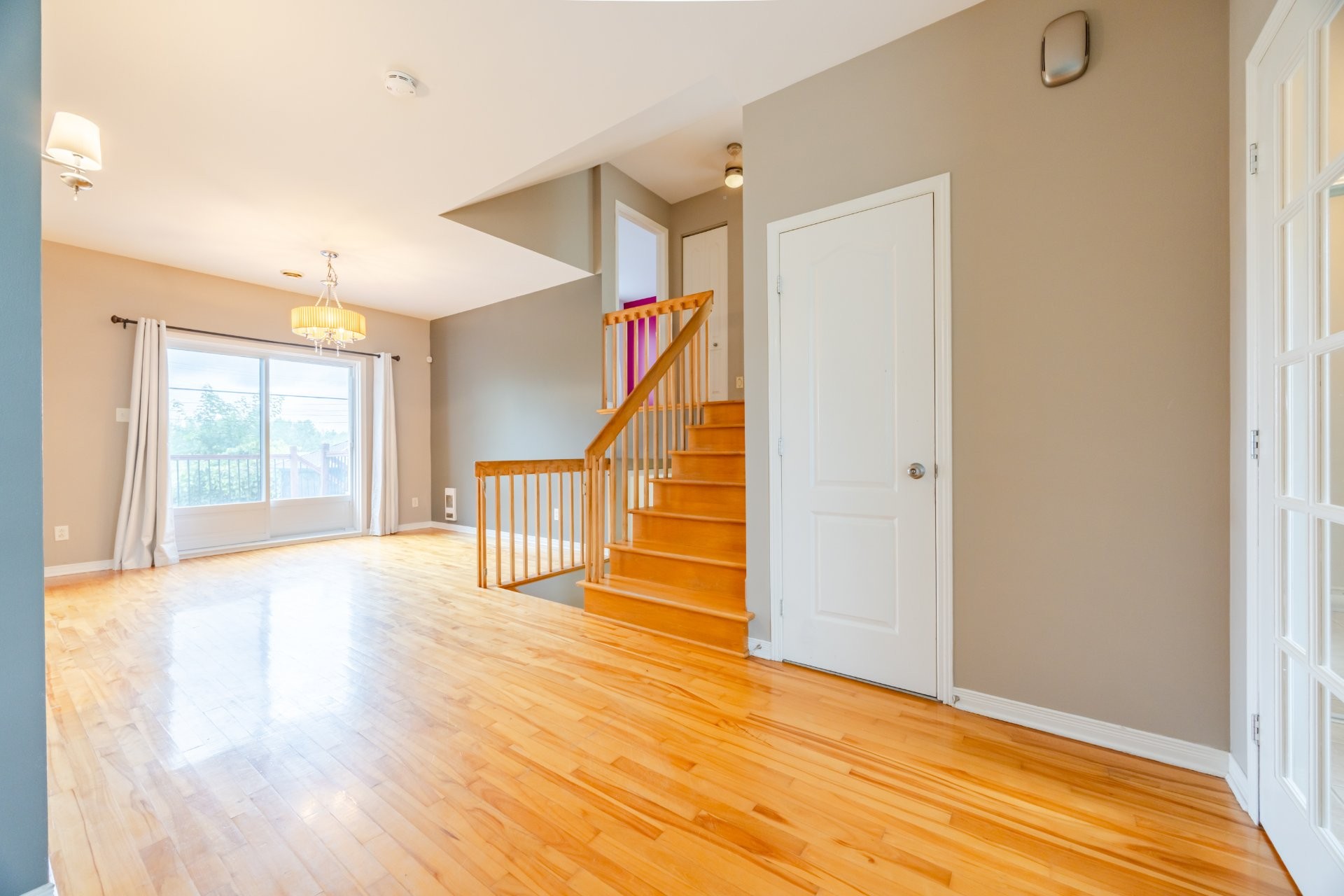









55


Rue Picasso

,
La Prairie,




QC
J5R6M9

