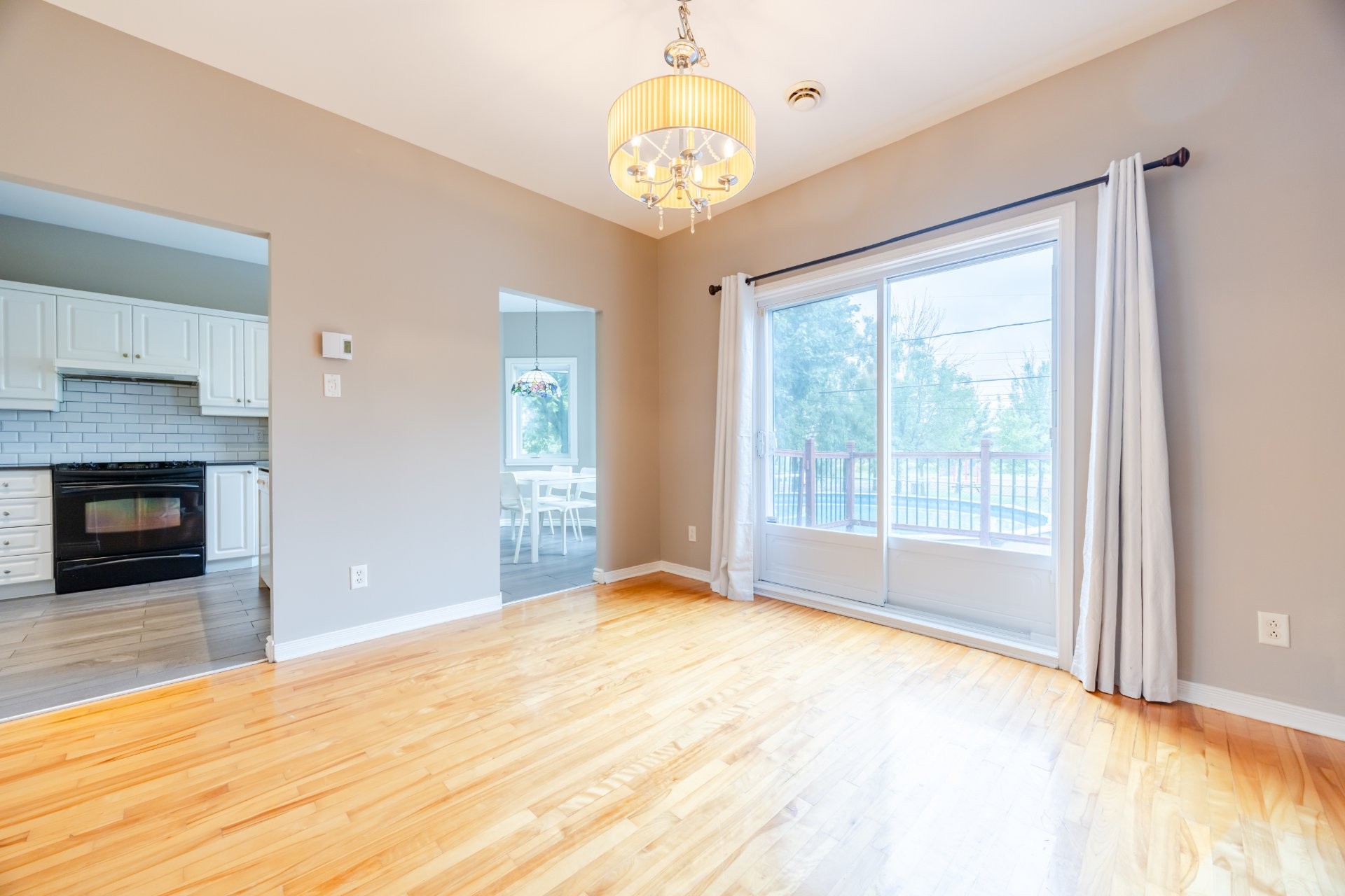 









55


Rue Picasso

,
La Prairie,




QC
J5R6M9

