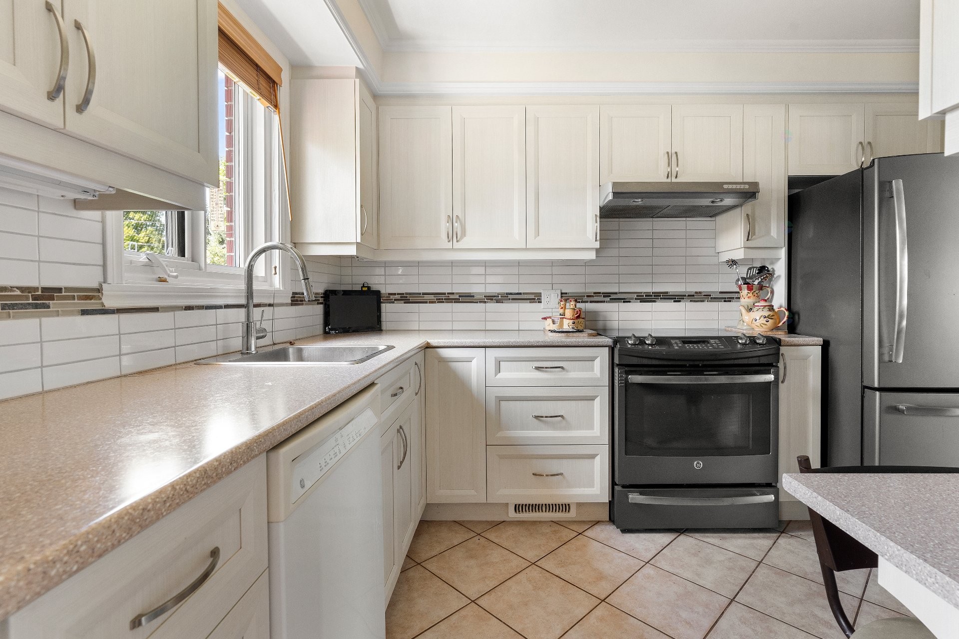 









455


Rue St-Luc

,
Sainte-Marie,




QC
G6E2S9

