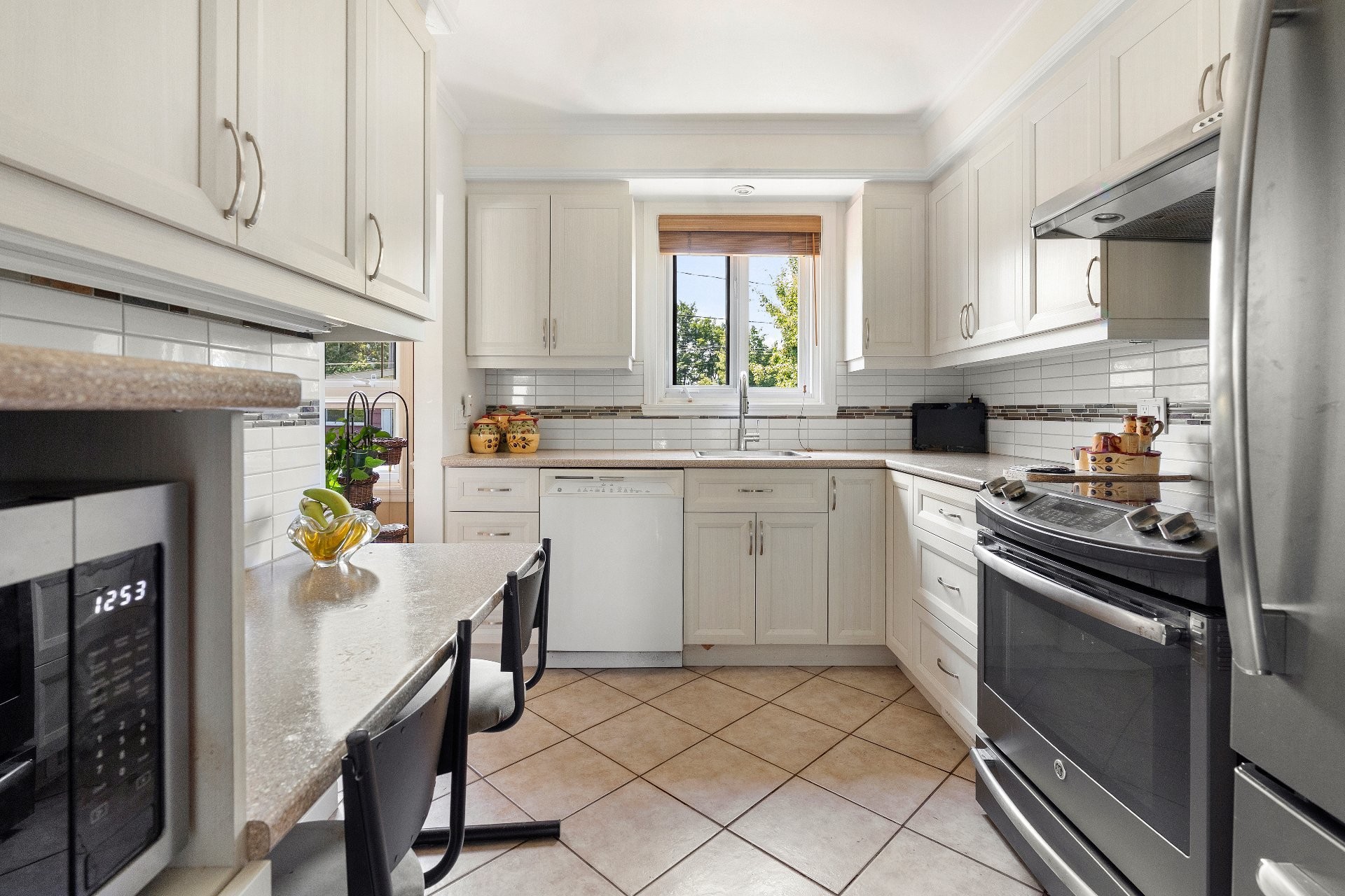 









455


Rue St-Luc

,
Sainte-Marie,




QC
G6E2S9

