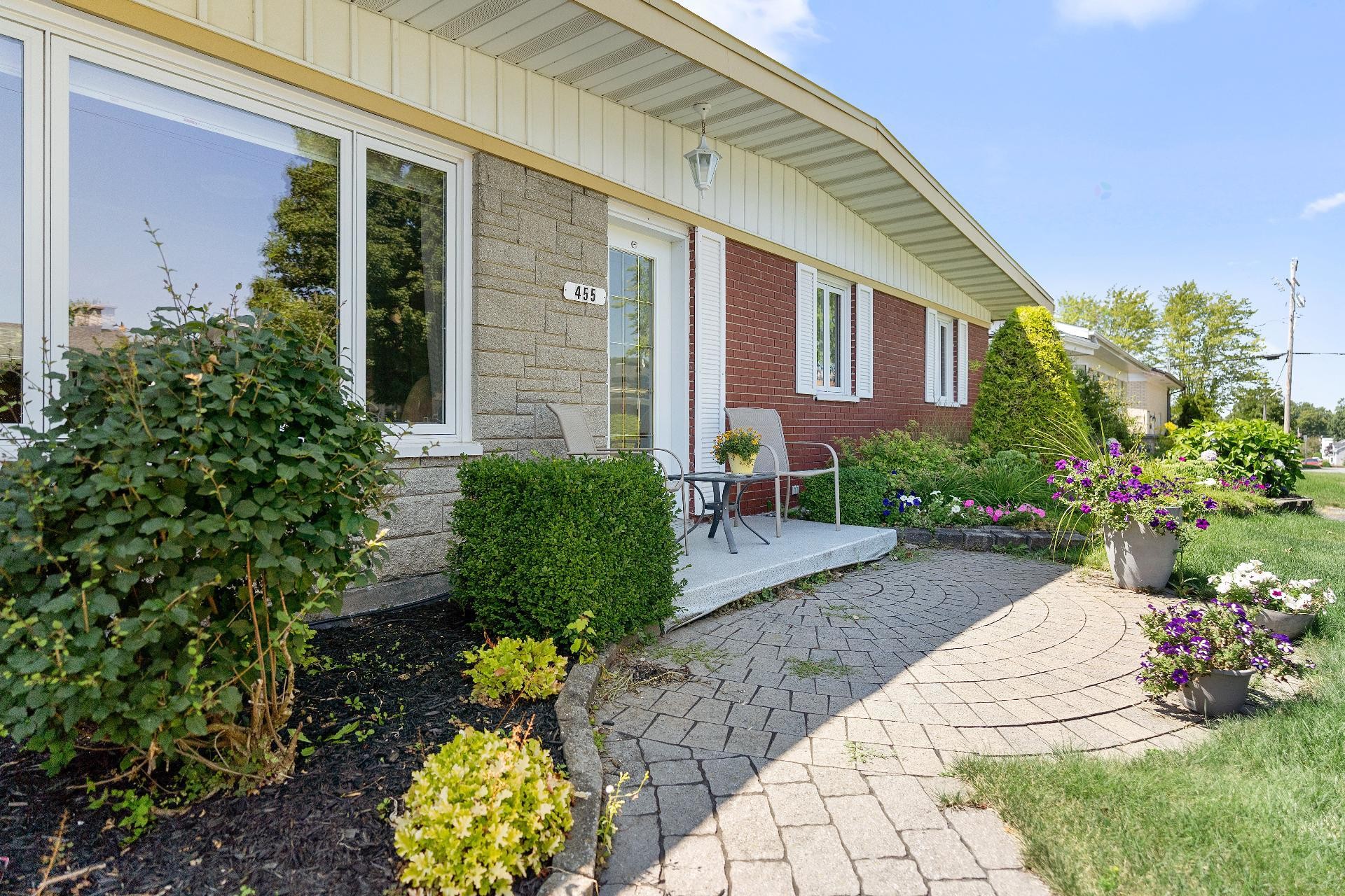 









455


Rue St-Luc

,
Sainte-Marie,




QC
G6E2S9


