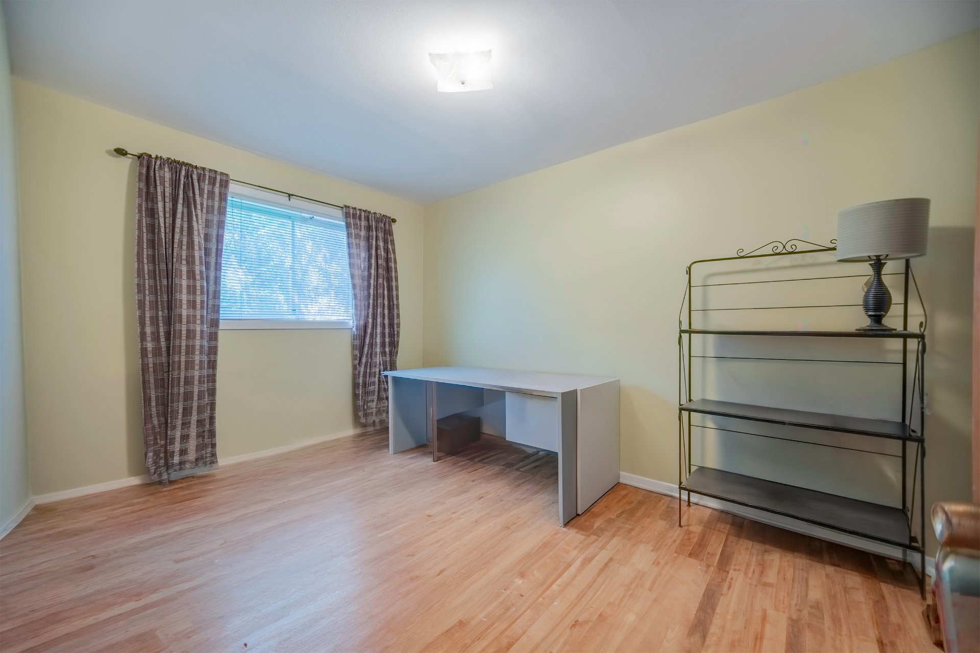 









208


Rue Roy

,
Longueuil (Le Vieux-Longueuil),




QC
J4R2J1

