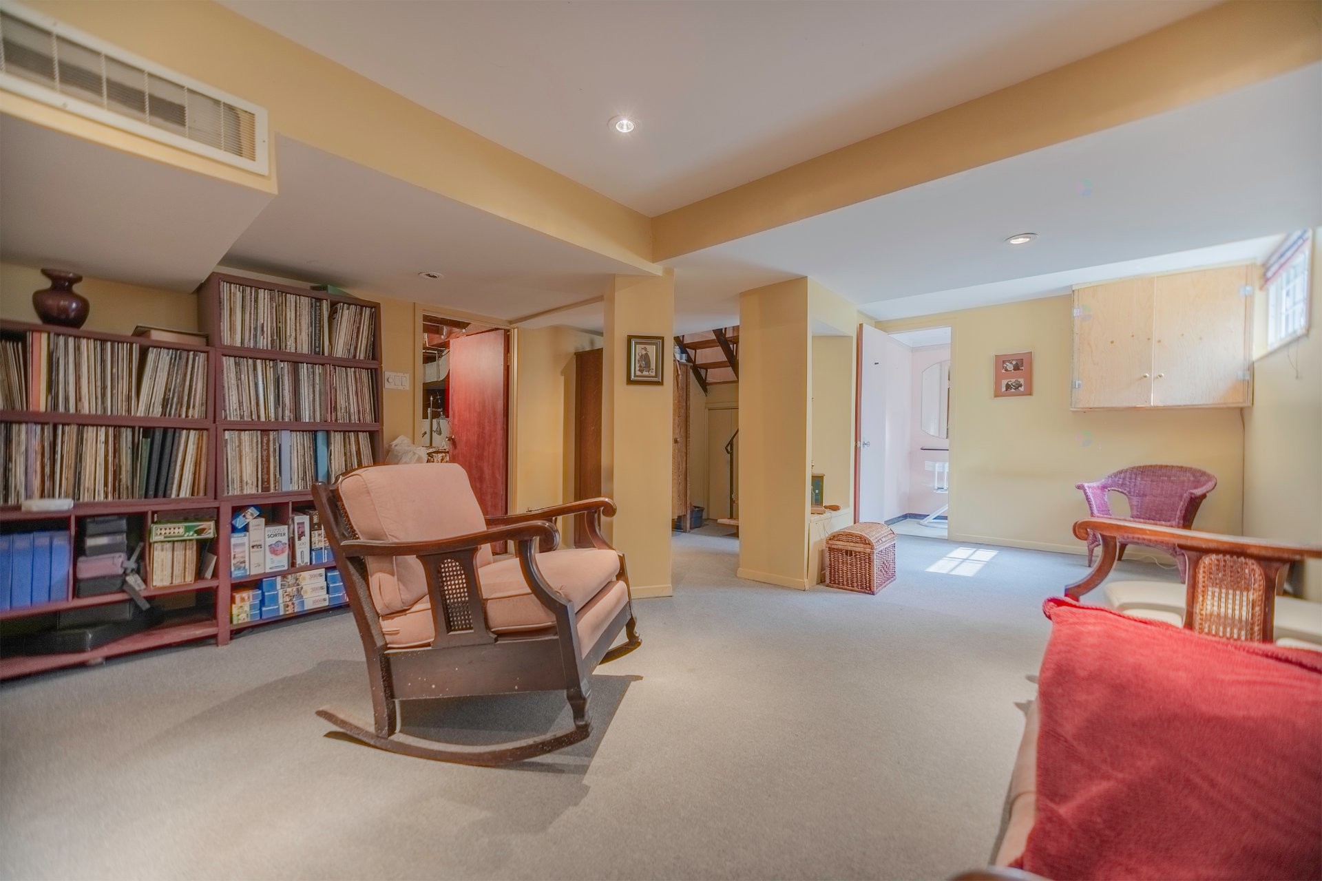 









208


Rue Roy

,
Longueuil (Le Vieux-Longueuil),




QC
J4R2J1

