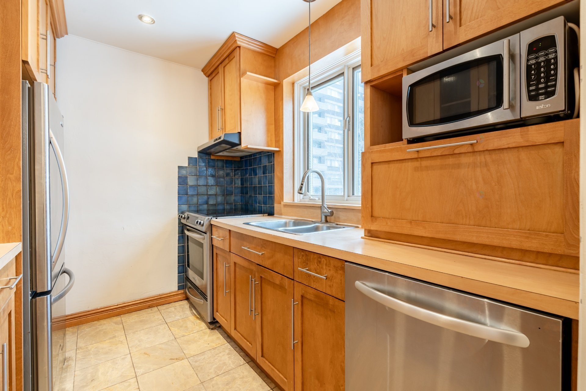 









181


Rue Dufferin

,
Hampstead,




QC
H3X2Y2

