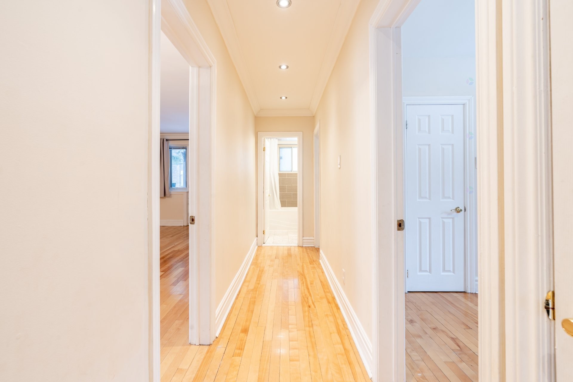 









181


Rue Dufferin

,
Hampstead,




QC
H3X2Y2

