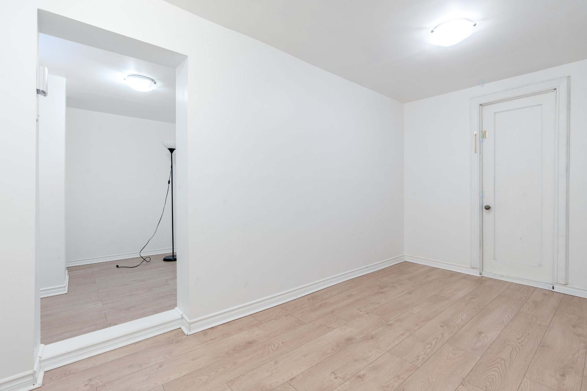 









181


Rue Dufferin

,
Hampstead,




QC
H3X2Y2

