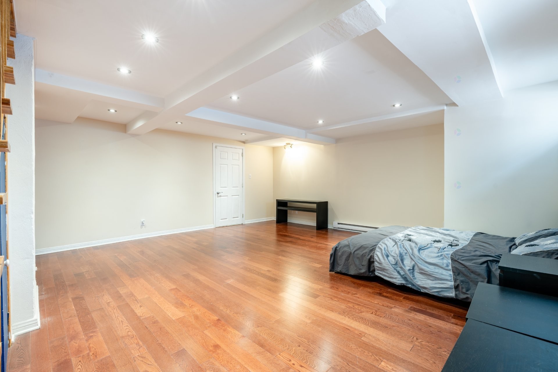 









181


Rue Dufferin

,
Hampstead,




QC
H3X2Y2

