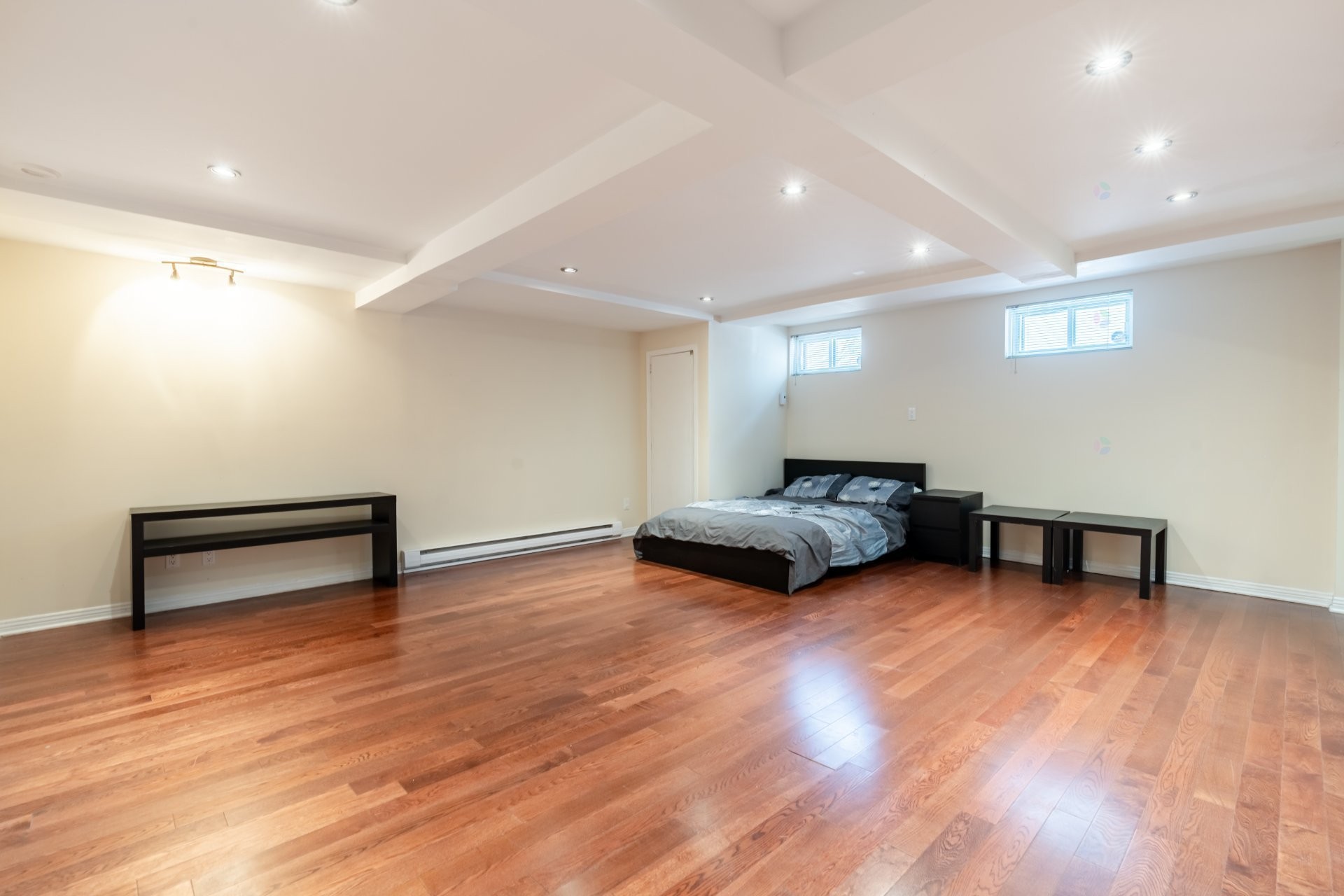 









181


Rue Dufferin

,
Hampstead,




QC
H3X2Y2

