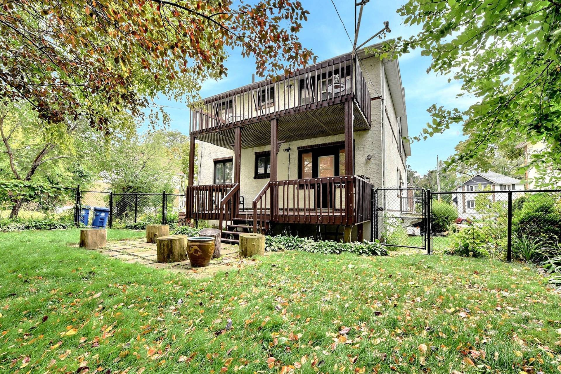 









181


Rue Dufferin

,
Hampstead,




QC
H3X2Y2

