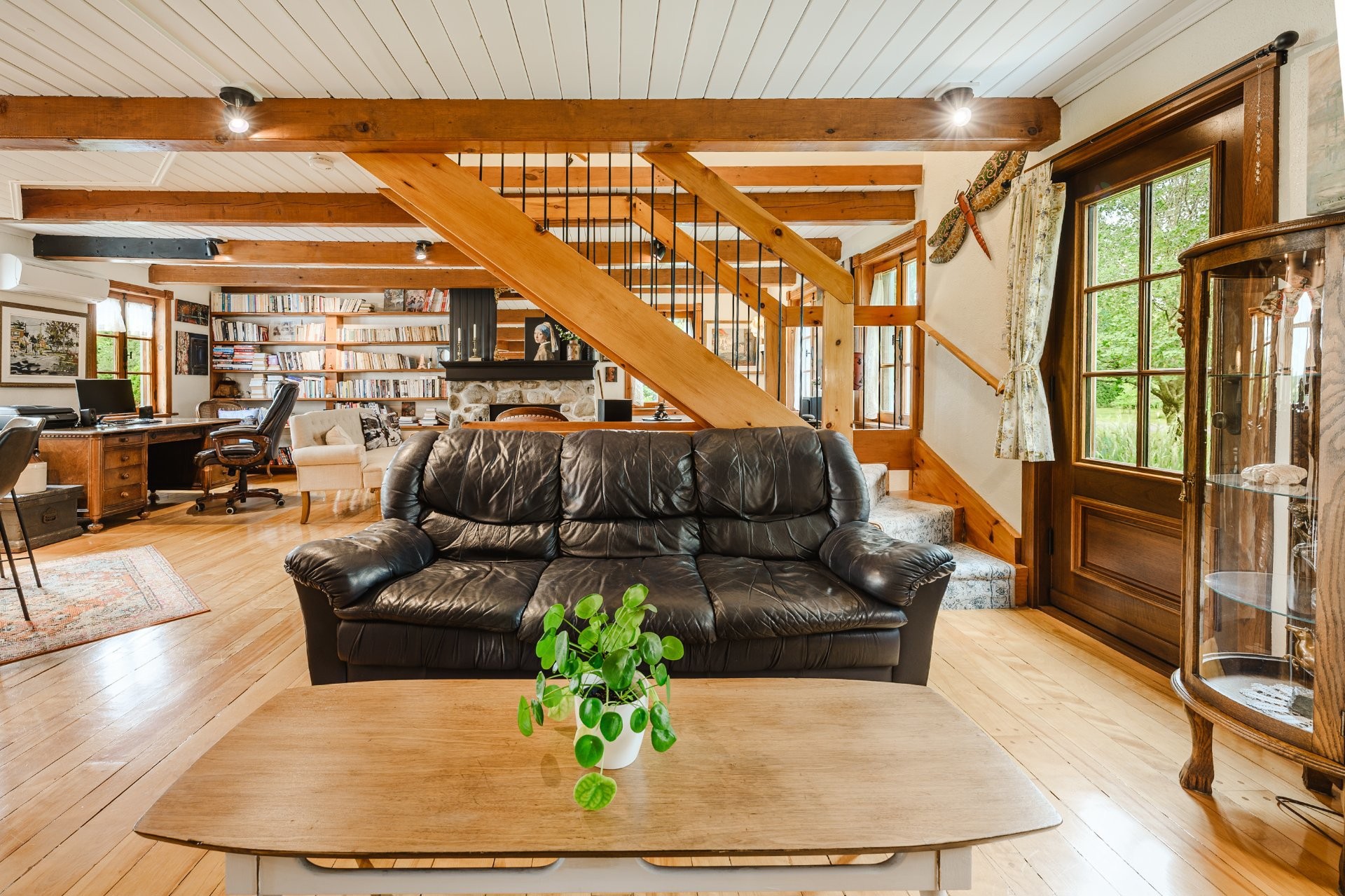 









385


Mtée du Pré-Vert

,
Beloeil,




QC
J3G0X9

