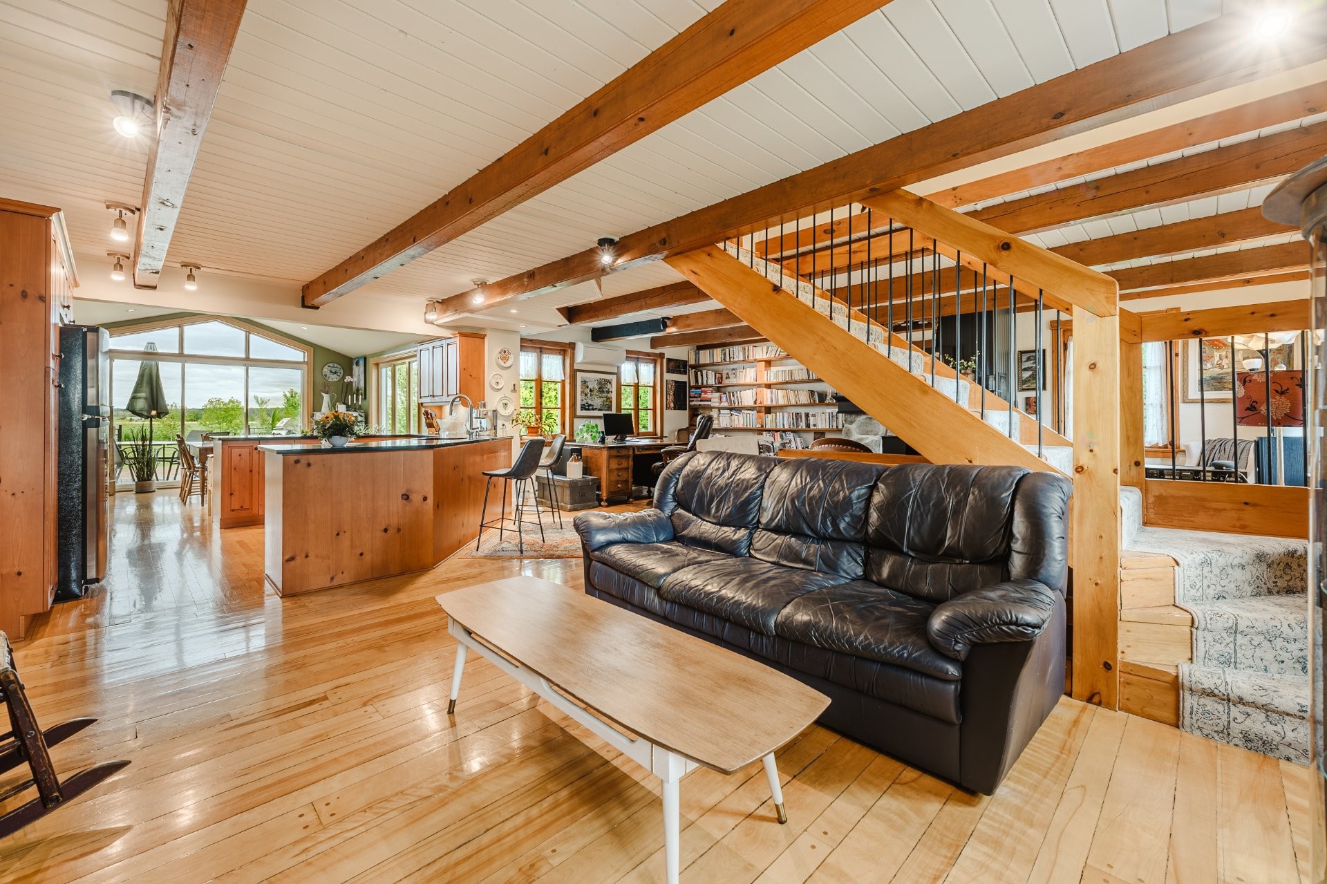 









385


Mtée du Pré-Vert

,
Beloeil,




QC
J3G0X9

