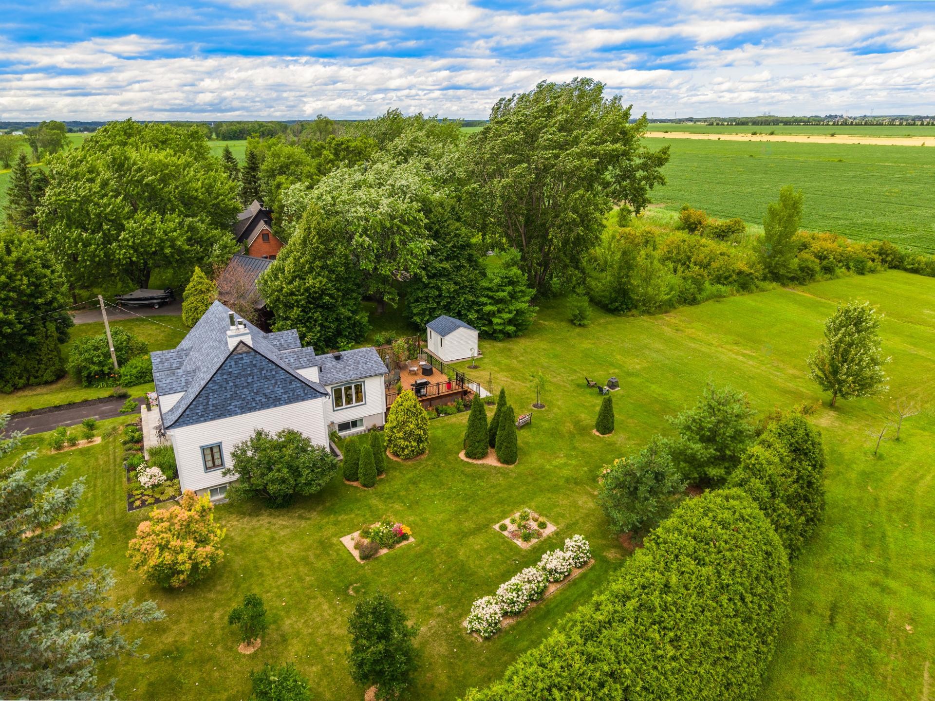 









385


Mtée du Pré-Vert

,
Beloeil,




QC
J3G0X9

