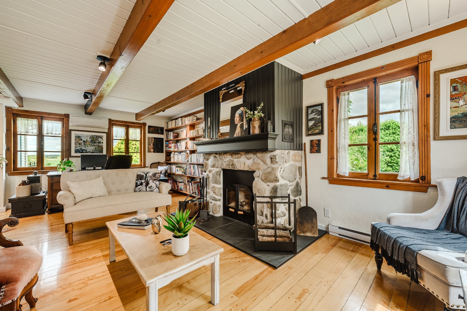 









385


Mtée du Pré-Vert

,
Beloeil,




QC
J3G0X9

