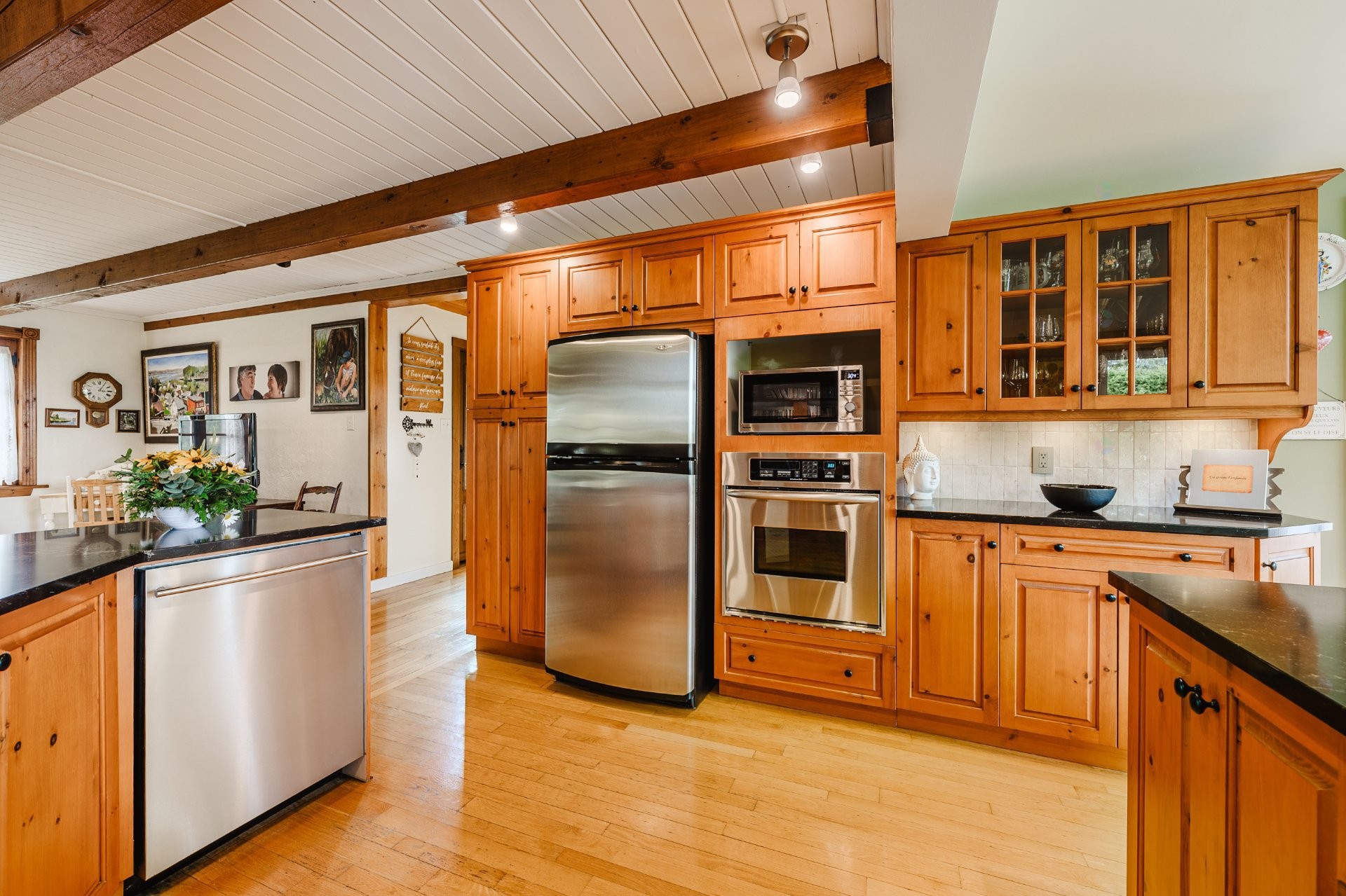 









385


Mtée du Pré-Vert

,
Beloeil,




QC
J3G0X9

