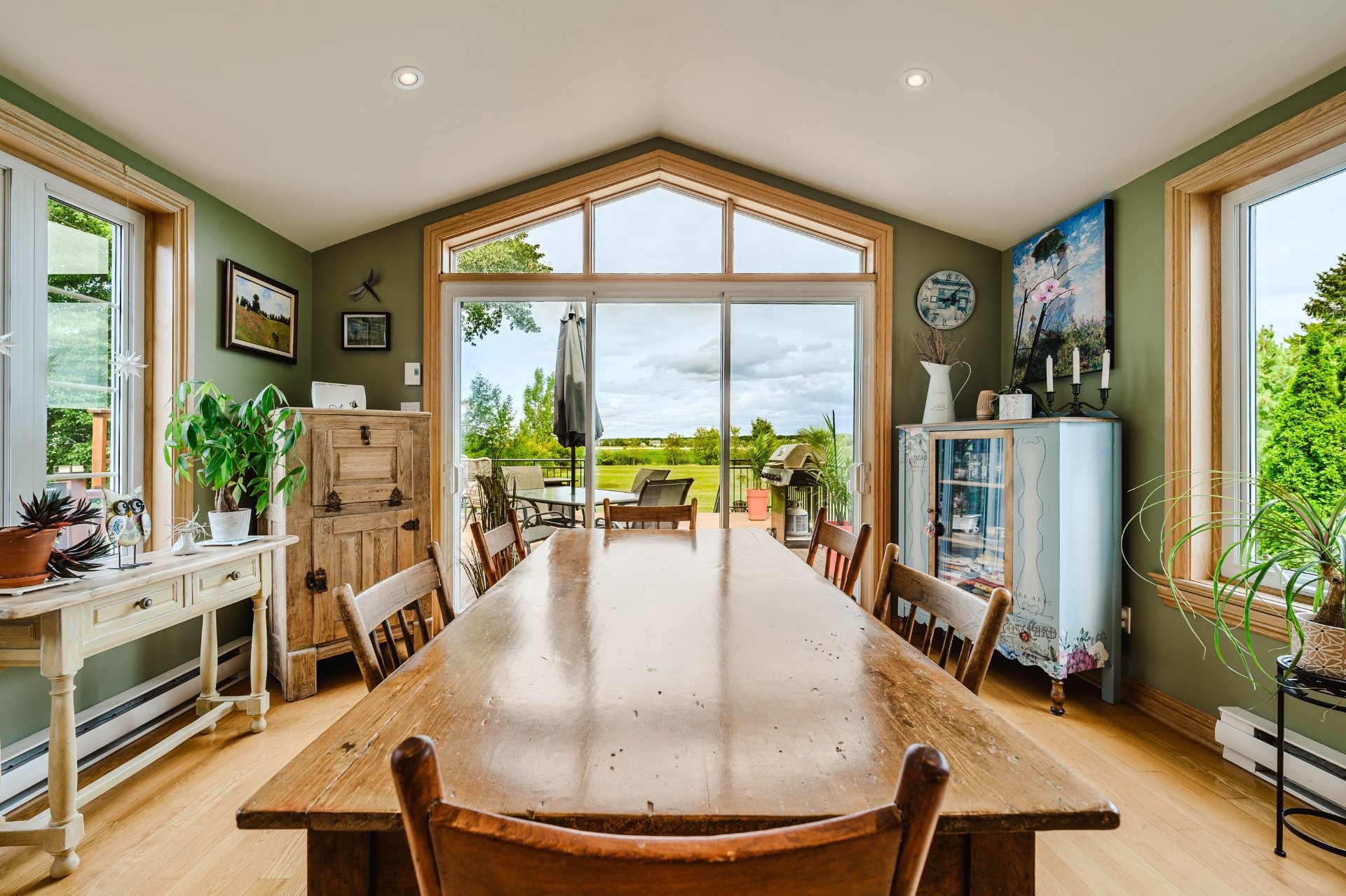 









385


Mtée du Pré-Vert

,
Beloeil,




QC
J3G0X9

