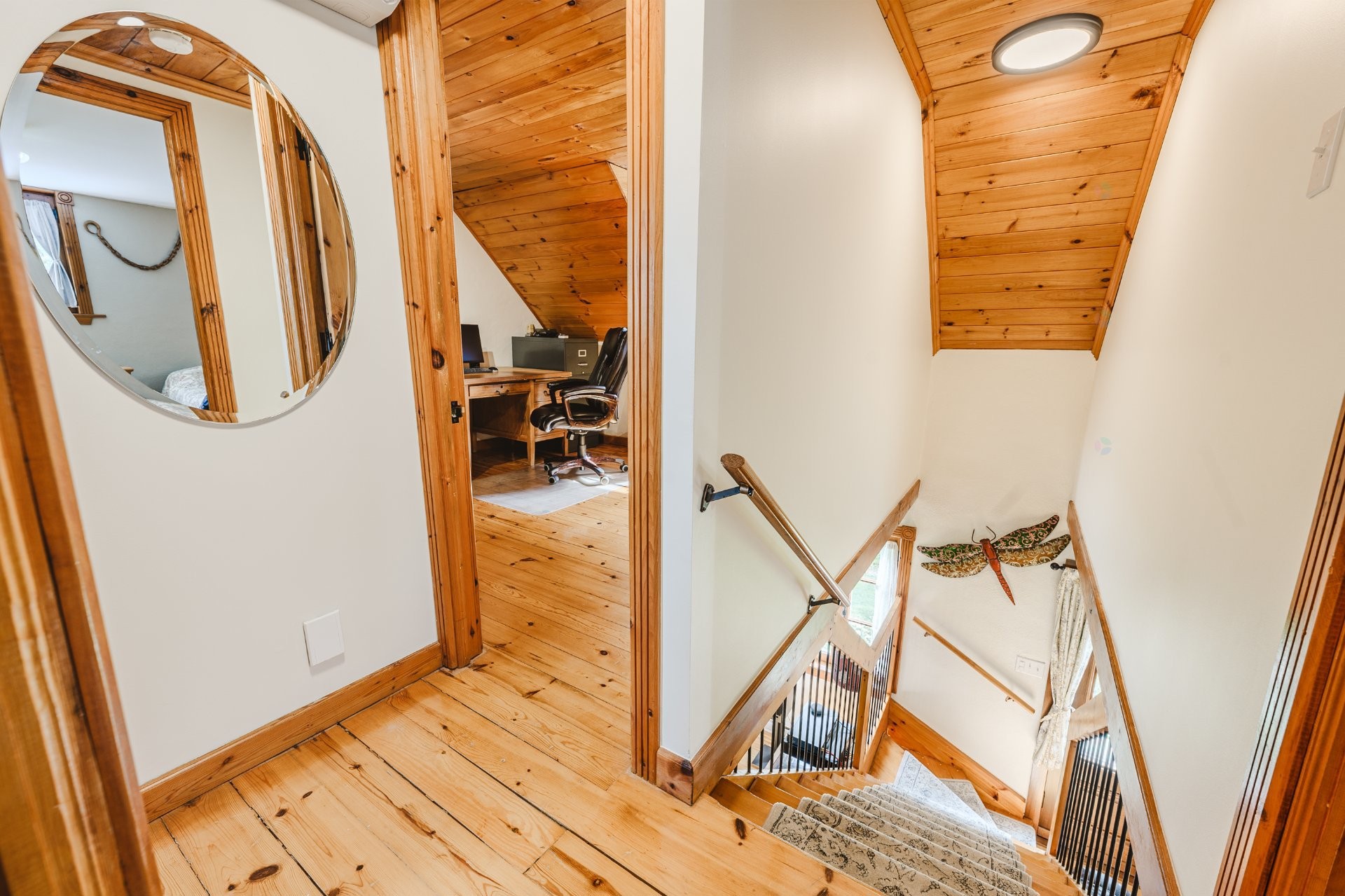









385


Mtée du Pré-Vert

,
Beloeil,




QC
J3G0X9

