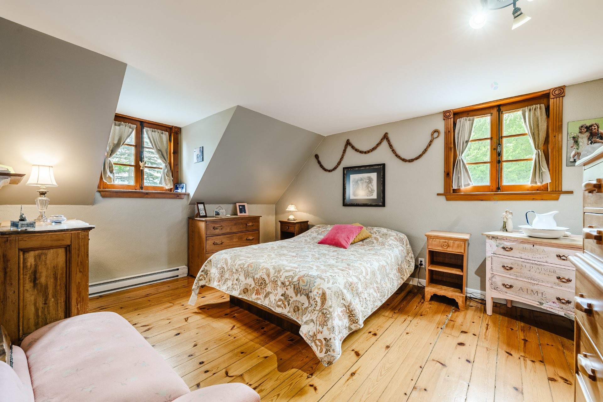 









385


Mtée du Pré-Vert

,
Beloeil,




QC
J3G0X9

