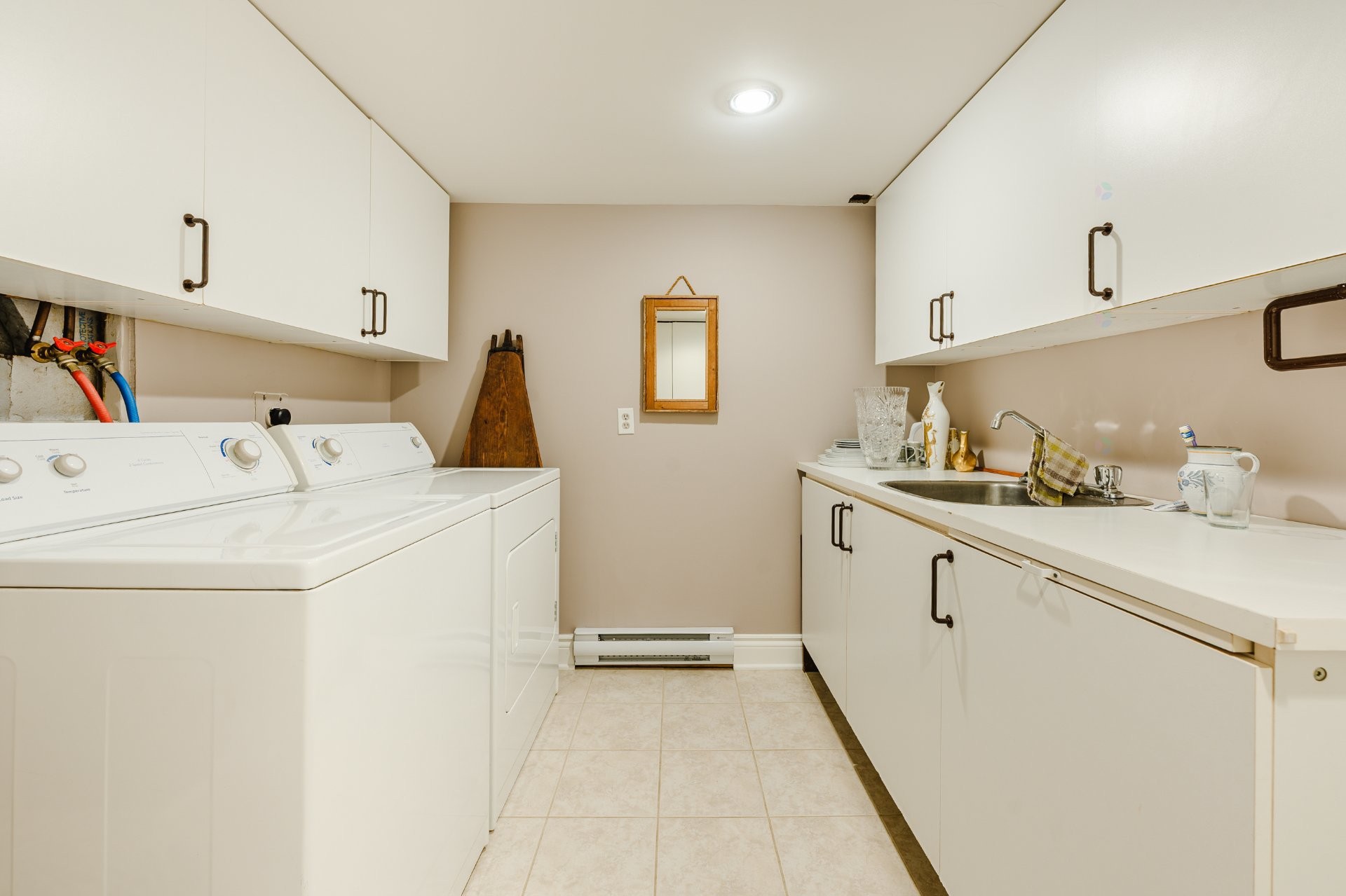 









385


Mtée du Pré-Vert

,
Beloeil,




QC
J3G0X9


