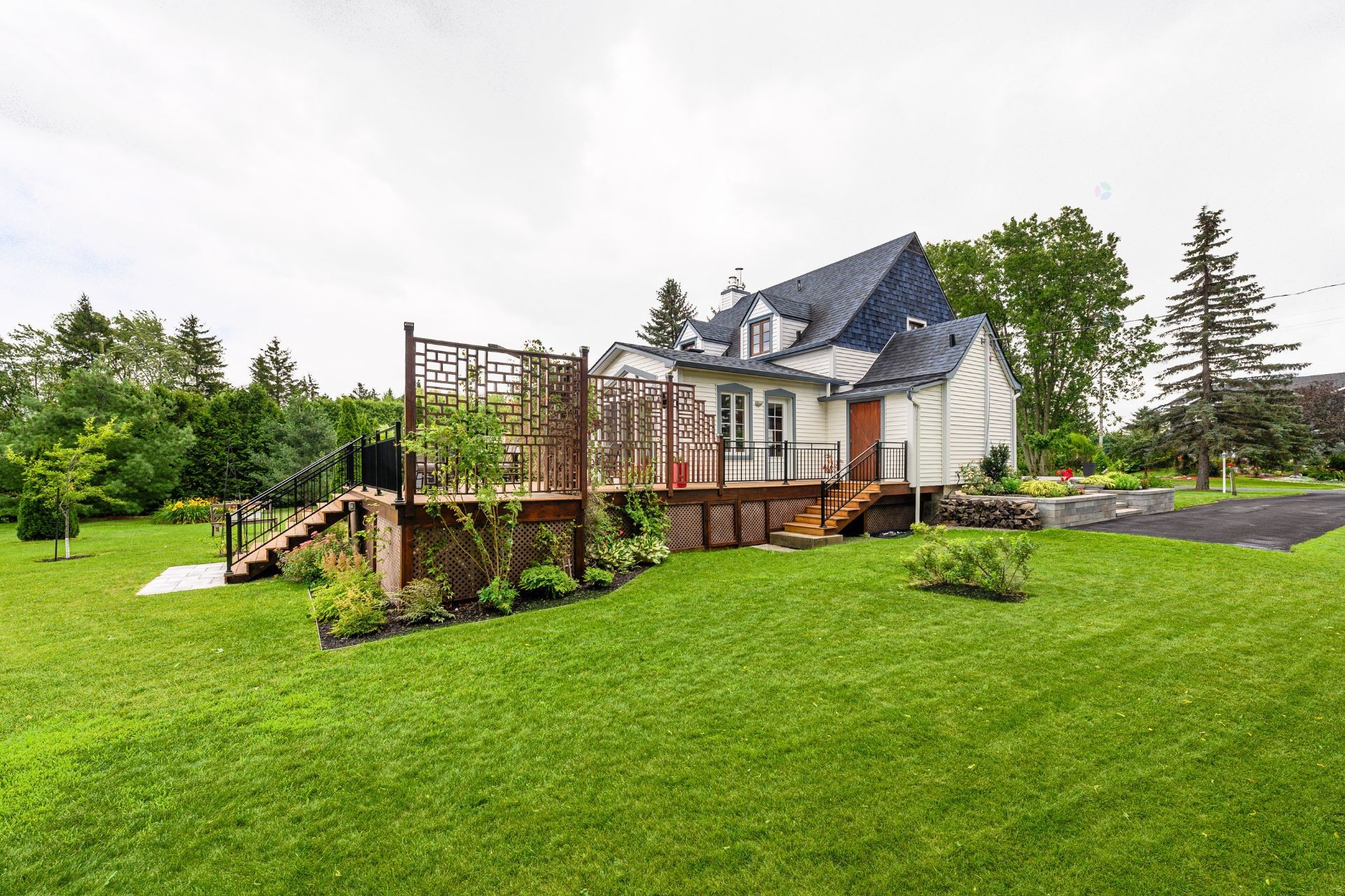 









385


Mtée du Pré-Vert

,
Beloeil,




QC
J3G0X9

