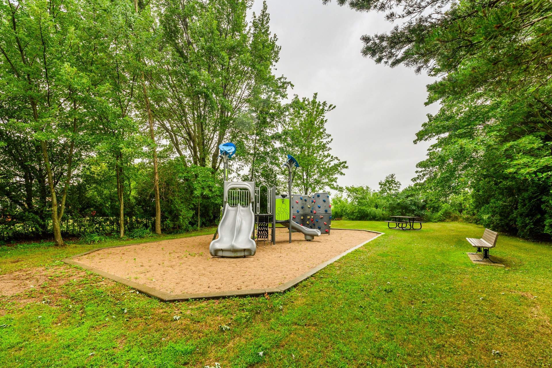









385


Mtée du Pré-Vert

,
Beloeil,




QC
J3G0X9

