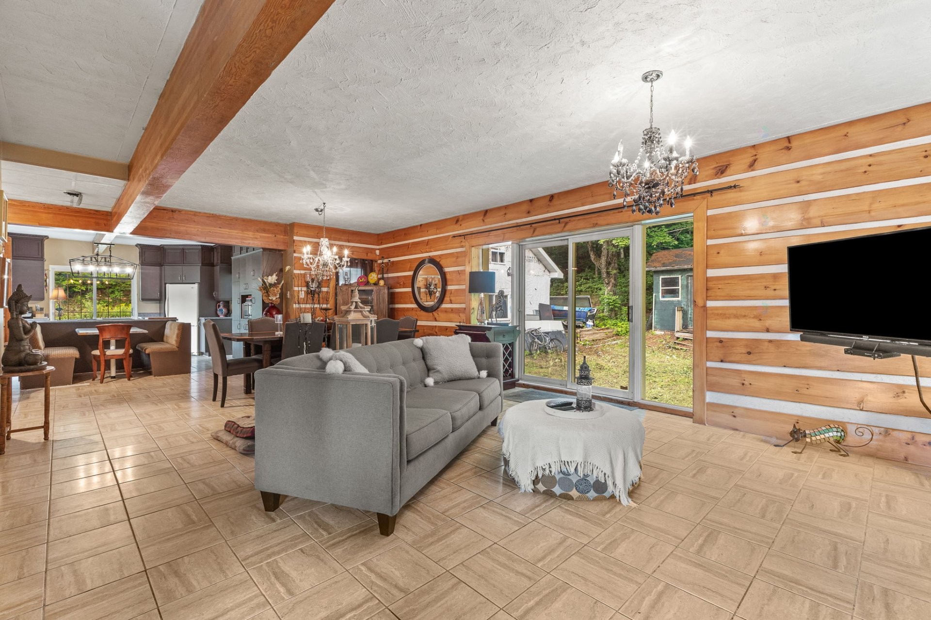 









370


Ch. St-Antoine

,
Val-des-Monts,




QC
J8N7H9

