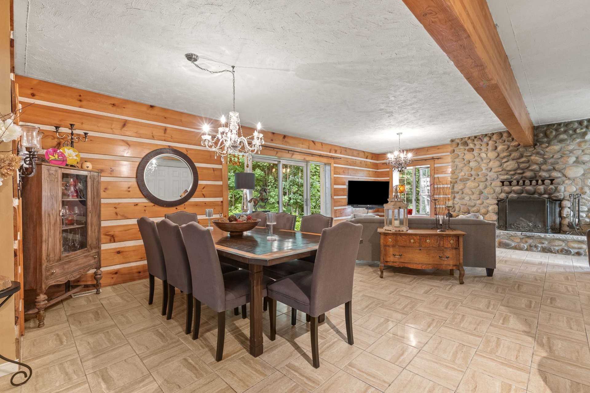 









370


Ch. St-Antoine

,
Val-des-Monts,




QC
J8N7H9

