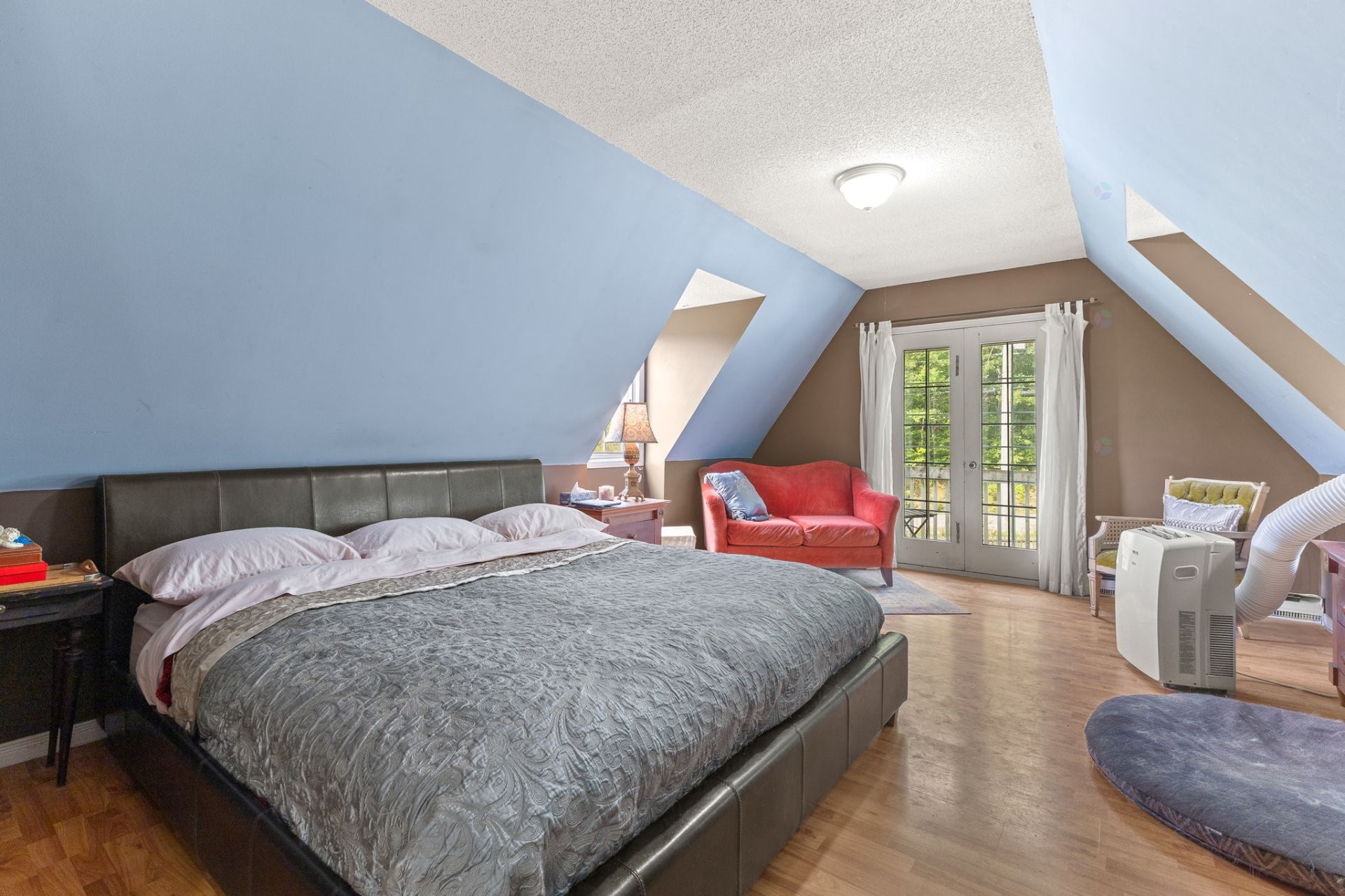 









370


Ch. St-Antoine

,
Val-des-Monts,




QC
J8N7H9

