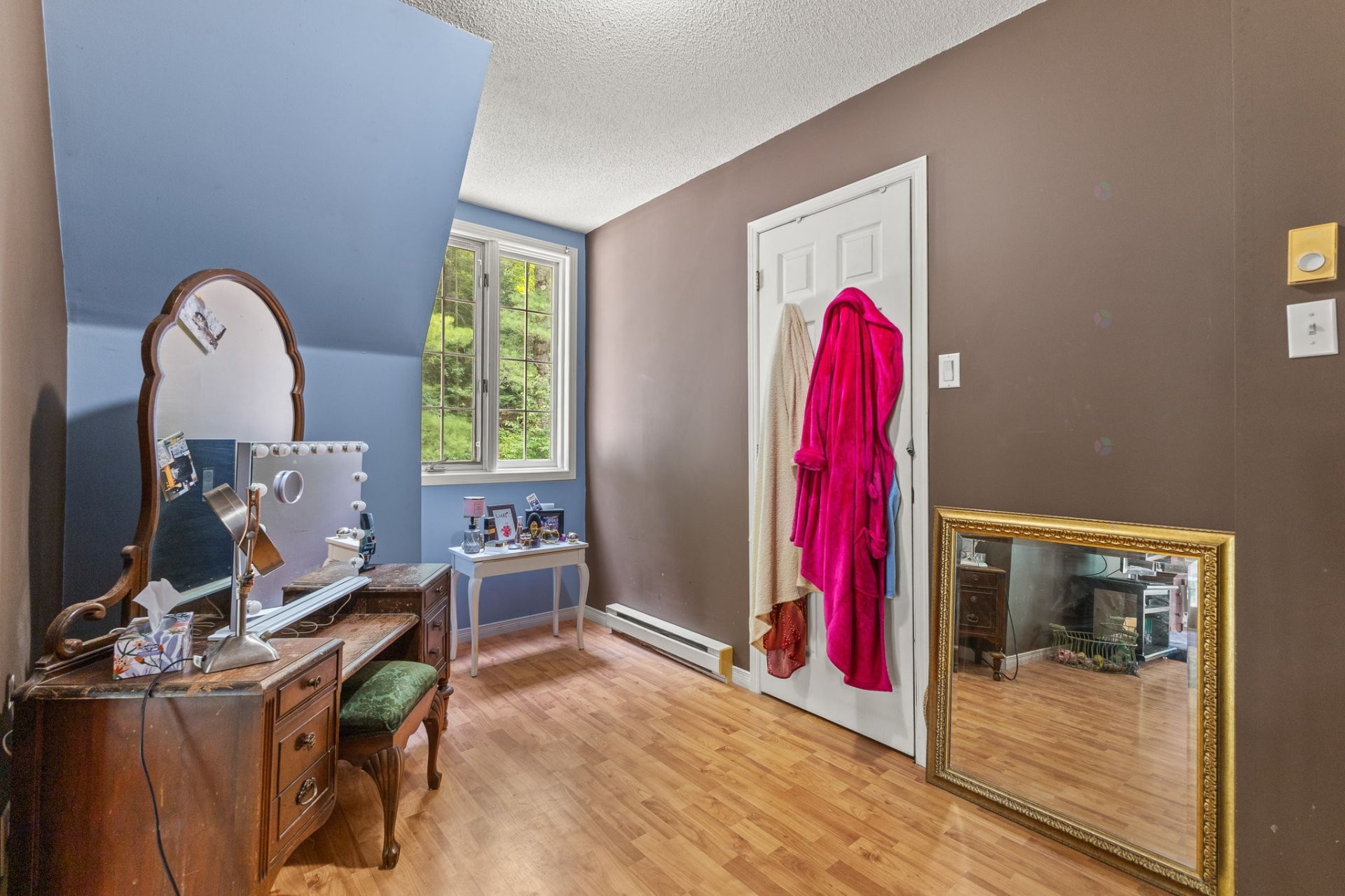 









370


Ch. St-Antoine

,
Val-des-Monts,




QC
J8N7H9

