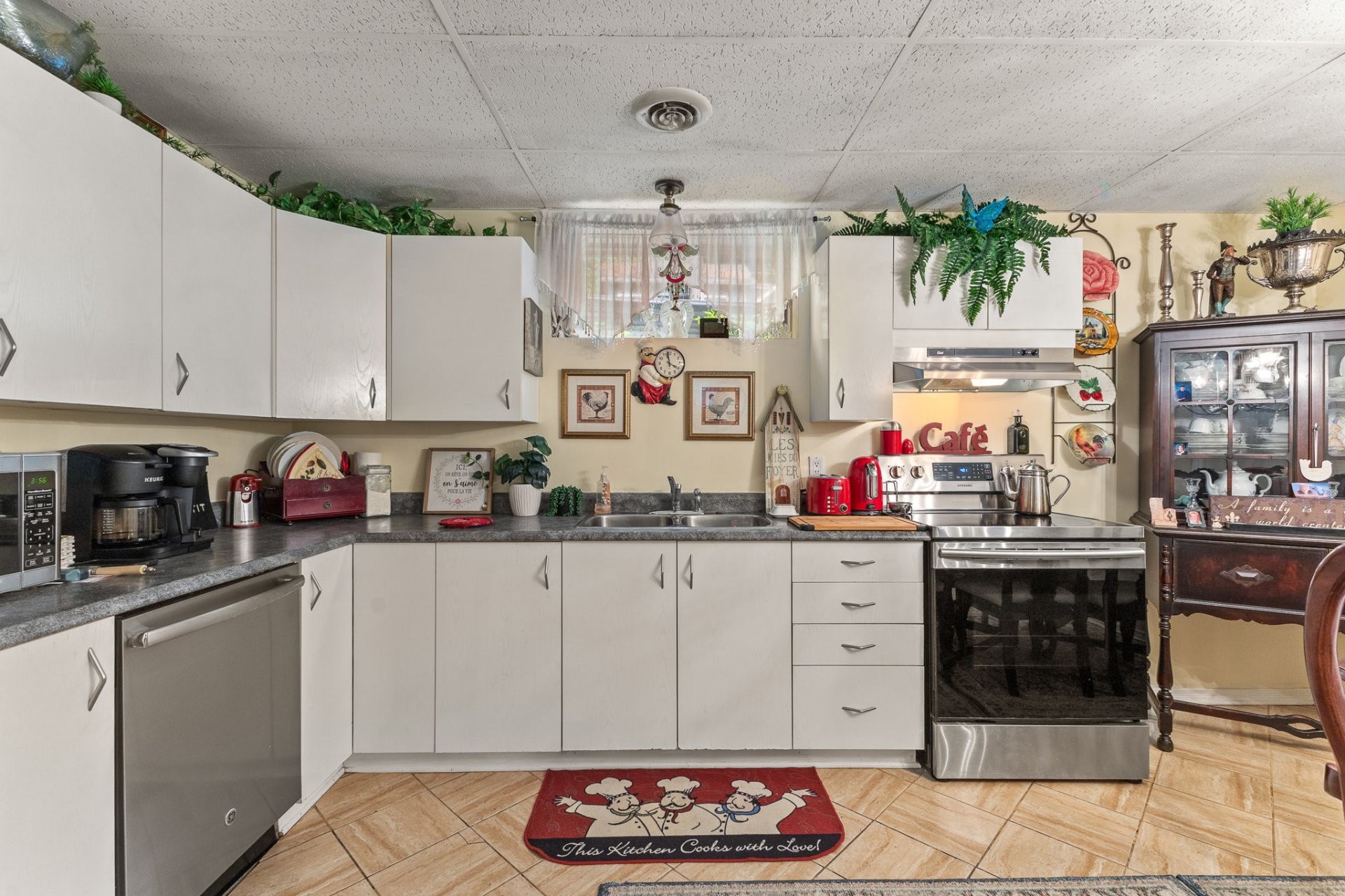









370


Ch. St-Antoine

,
Val-des-Monts,




QC
J8N7H9


