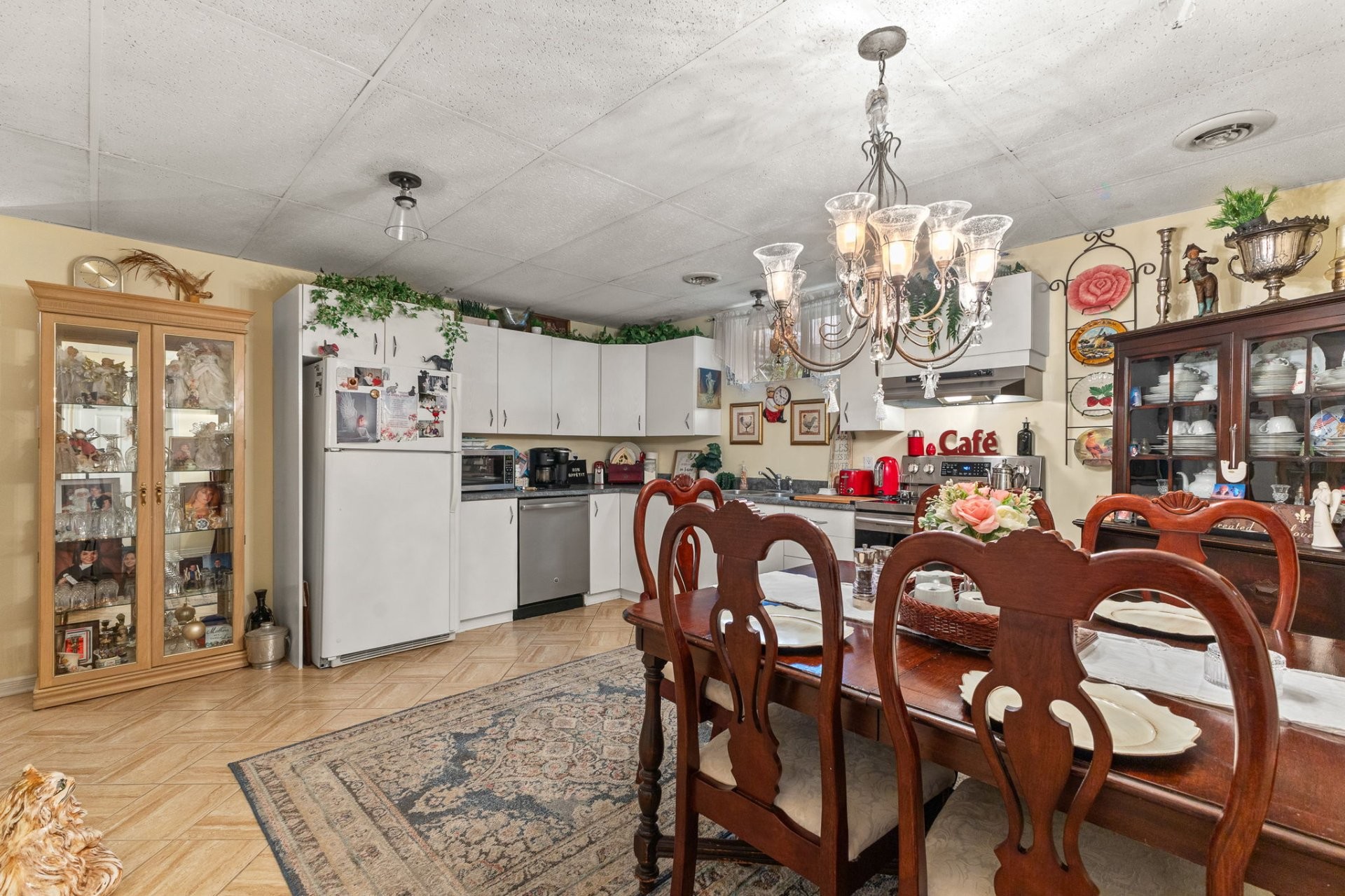 









370


Ch. St-Antoine

,
Val-des-Monts,




QC
J8N7H9

