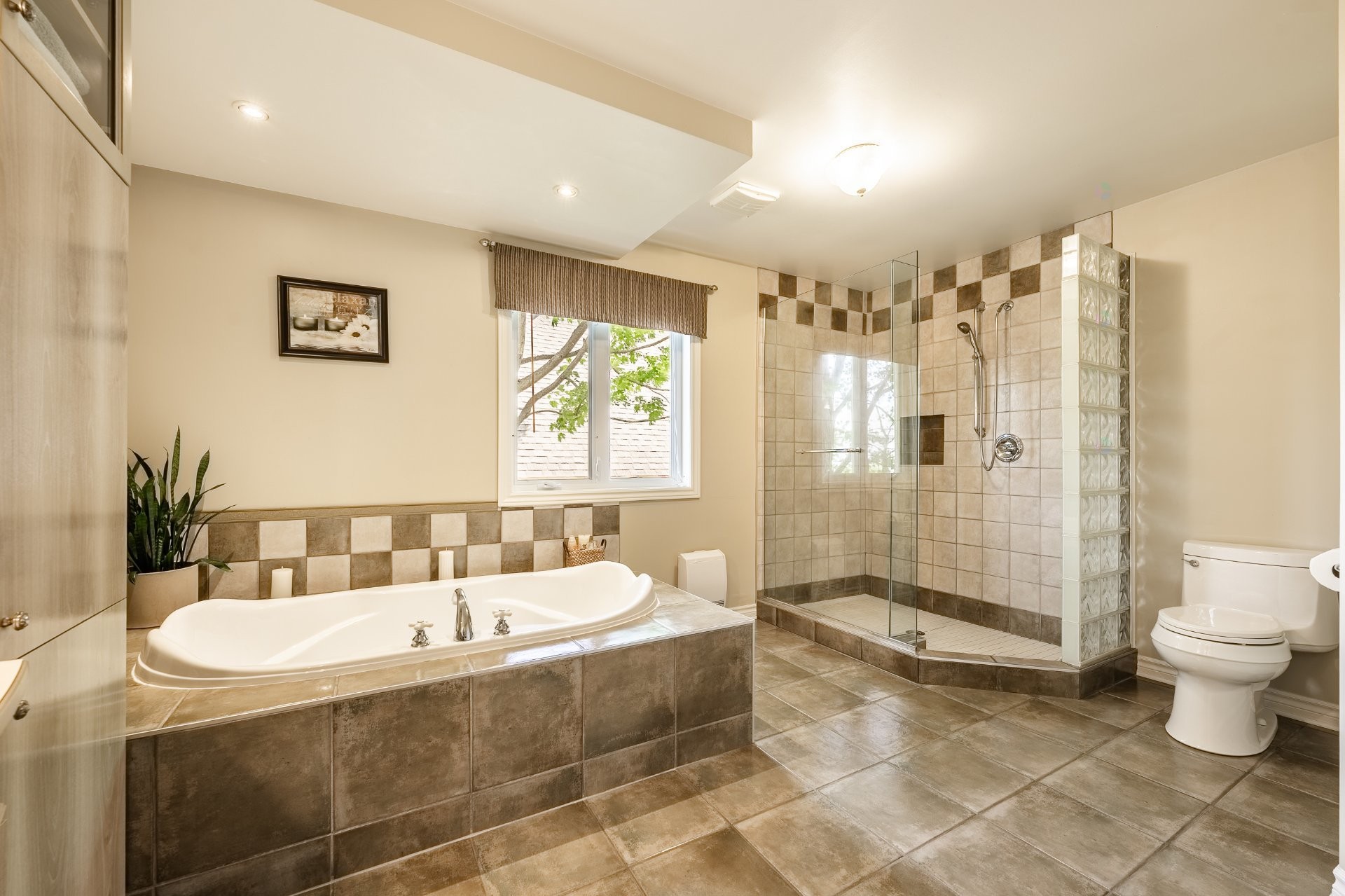 









117


Rue Jean-De Ronceray

,
Carignan,




QC
J3L6L8

