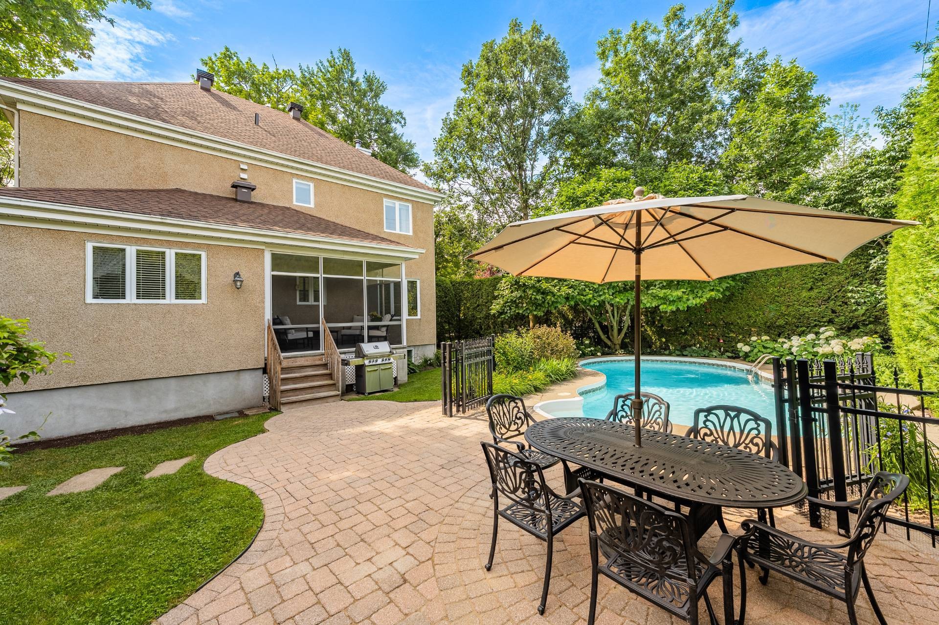 









117


Rue Jean-De Ronceray

,
Carignan,




QC
J3L6L8

