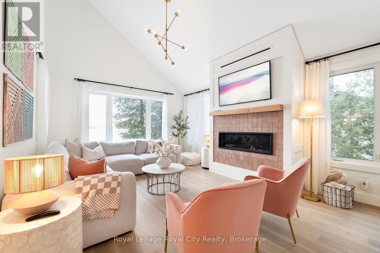 












194 WILES LANE

,
Grey Highlands,




Ontario
N0C1E0

