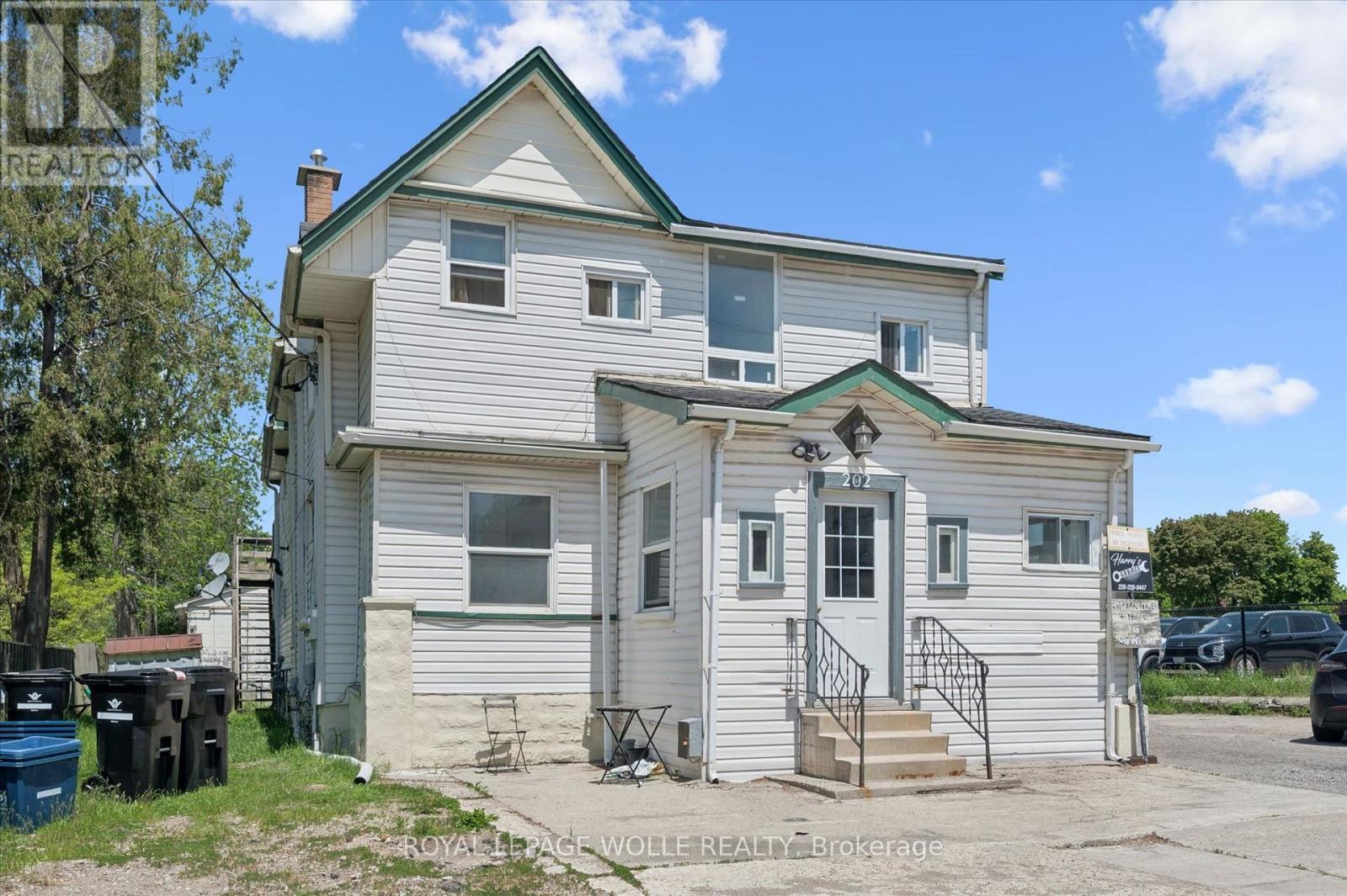 












202 BREITHAUPT STREET

,
Kitchener,




Ontario
N2H5H4

