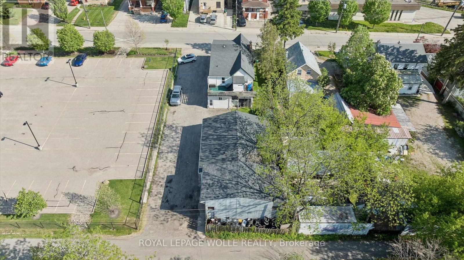 












202 BREITHAUPT STREET

,
Kitchener,




Ontario
N2H5H4

