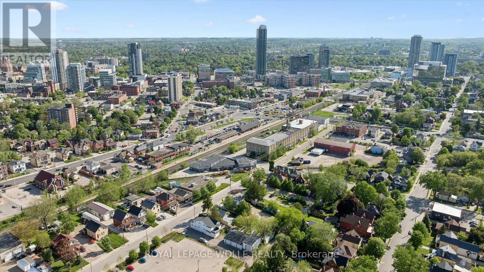 












202 BREITHAUPT STREET

,
Kitchener,




Ontario
N2H5H4

