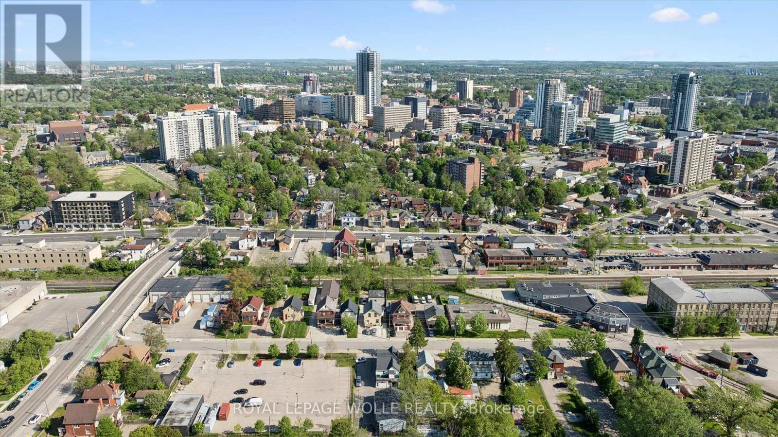 












202 BREITHAUPT STREET

,
Kitchener,




Ontario
N2H5H4

