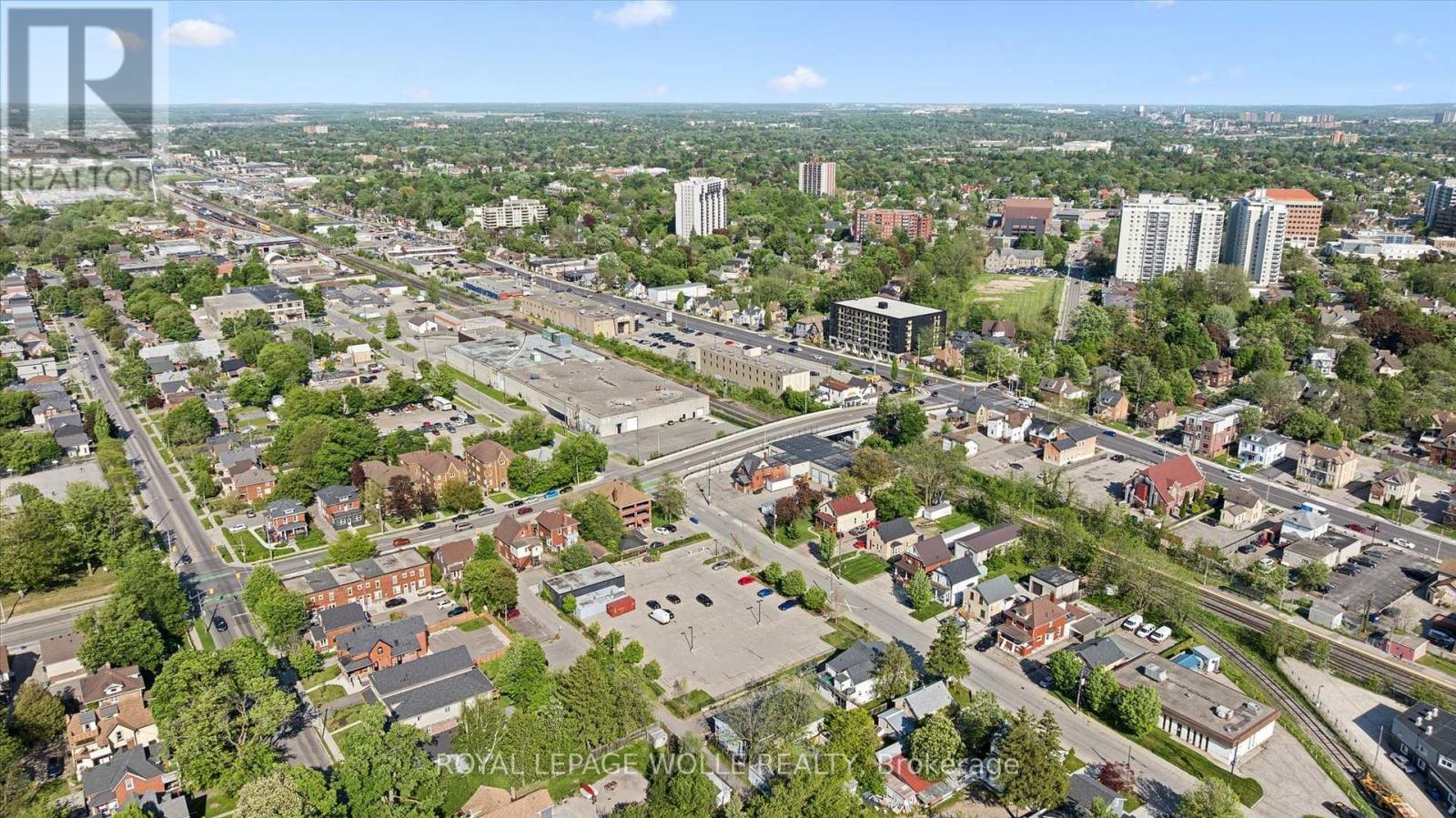 












202 BREITHAUPT STREET

,
Kitchener,




Ontario
N2H5H4

