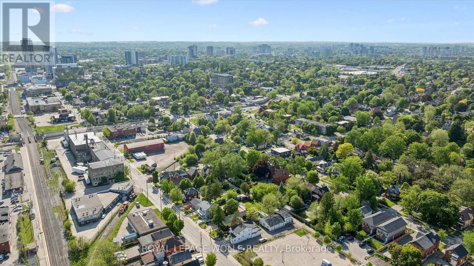 












202 BREITHAUPT STREET

,
Kitchener,




Ontario
N2H5H4

