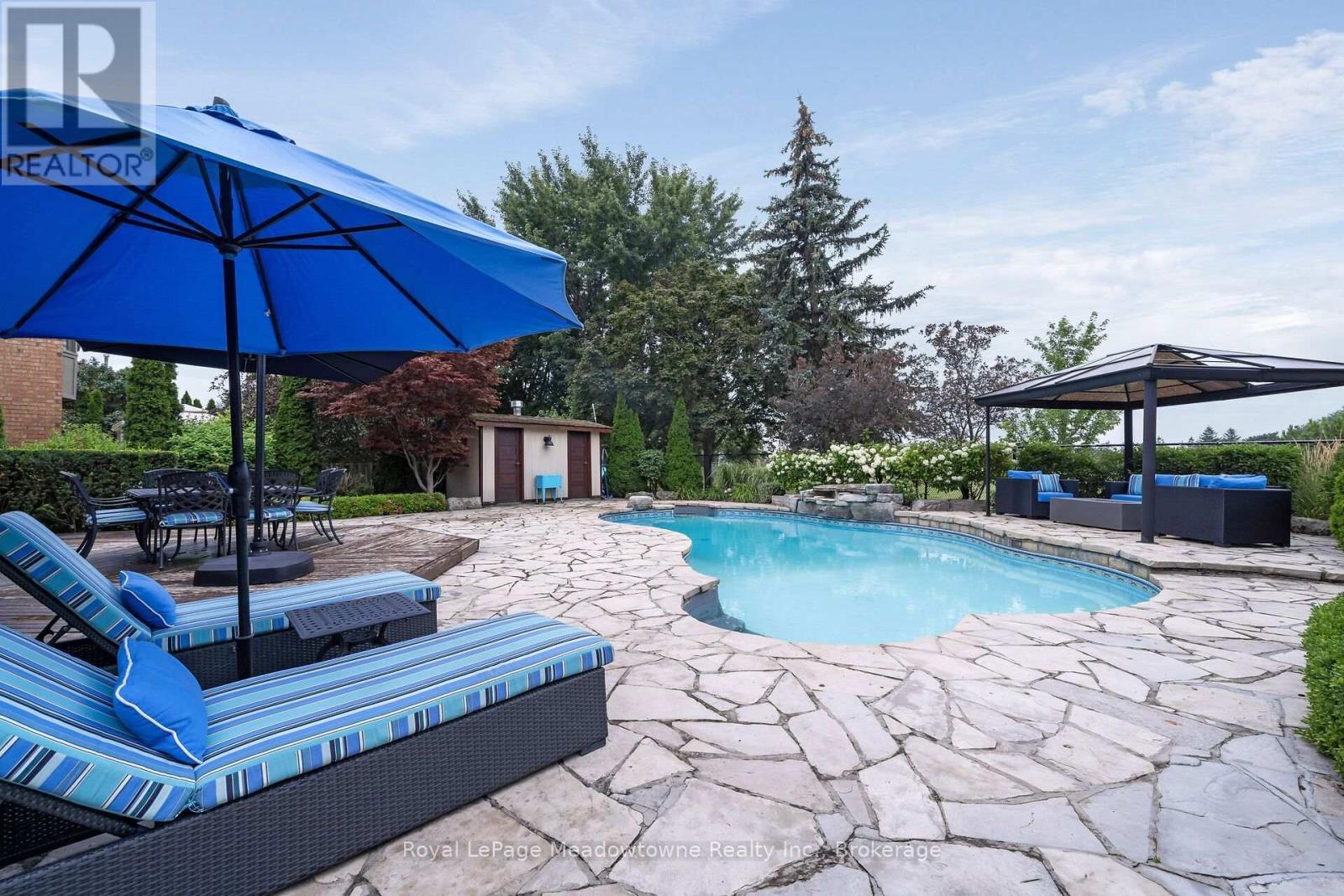 












246 FIFTH AVENUE

,
Vaughan (East Woodbridge),




Ontario
L4L7A3

