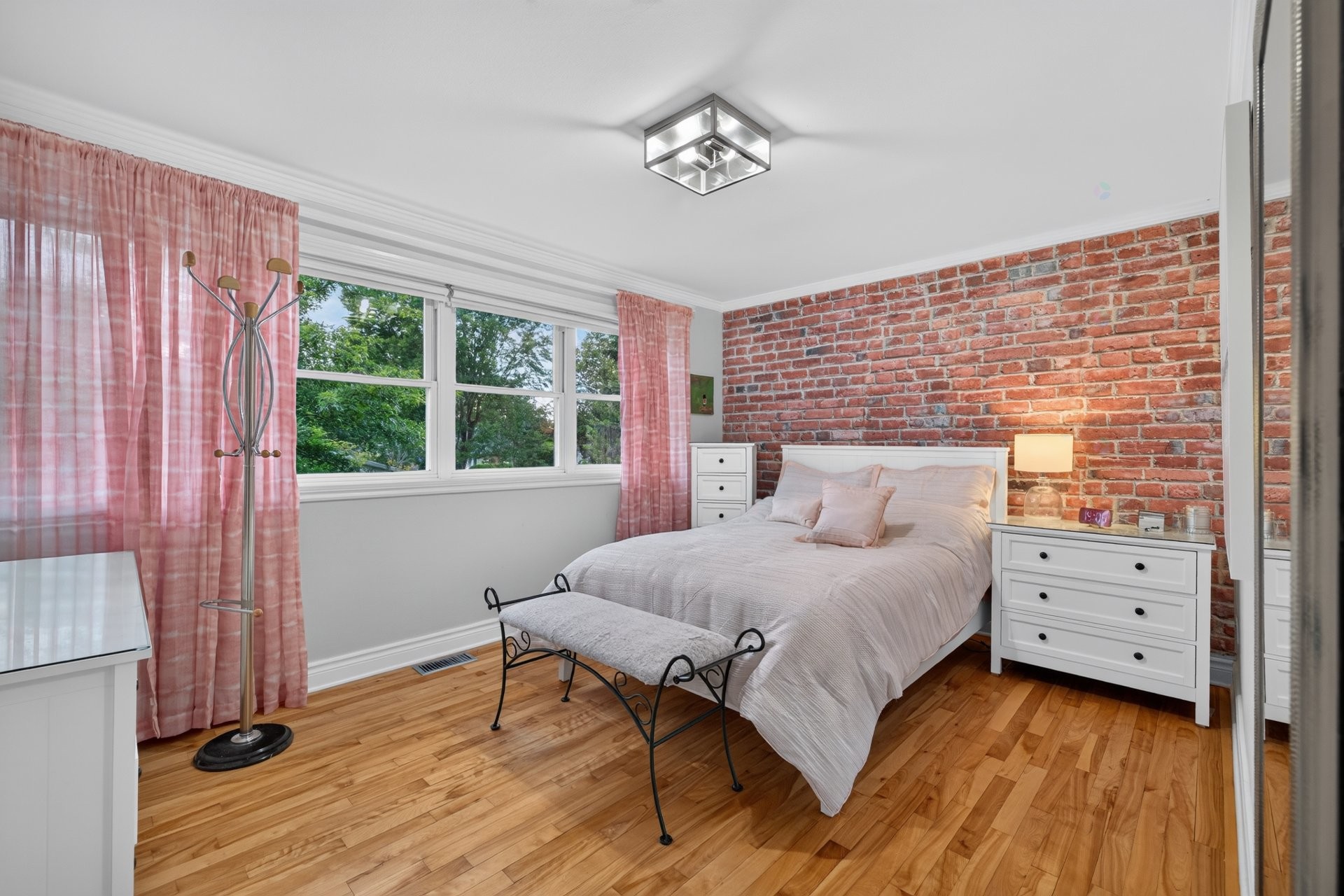 









49


Rue De Léry

,
Boucherville,




QC
J4B4K9

