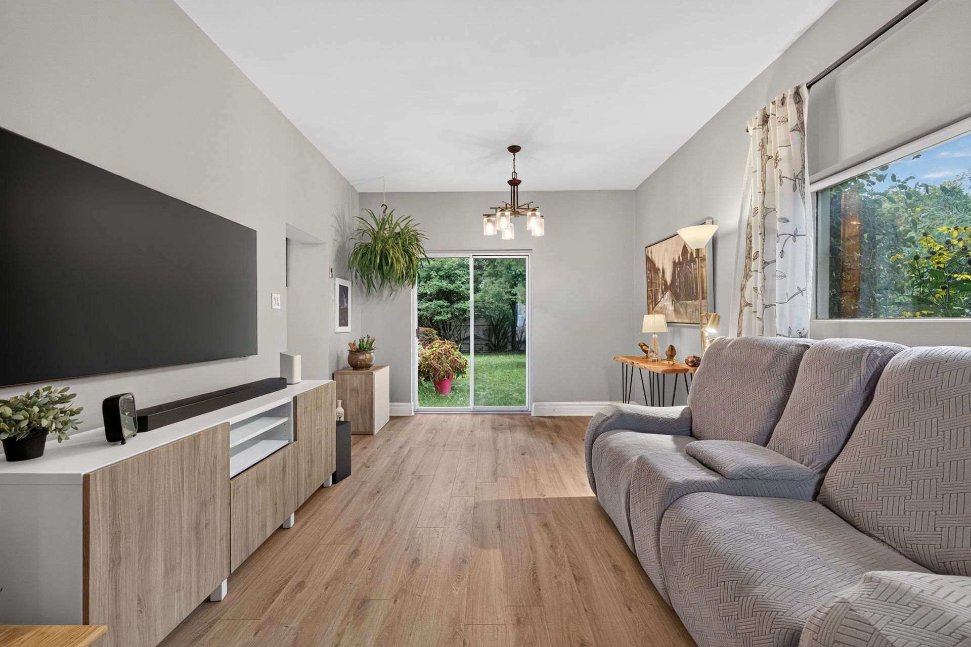 









49


Rue De Léry

,
Boucherville,




QC
J4B4K9

