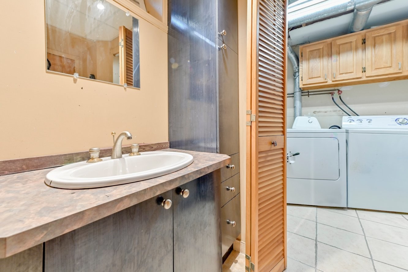 









1547


Rue Picasso

,
Beloeil,




QC
J3G4Z7

