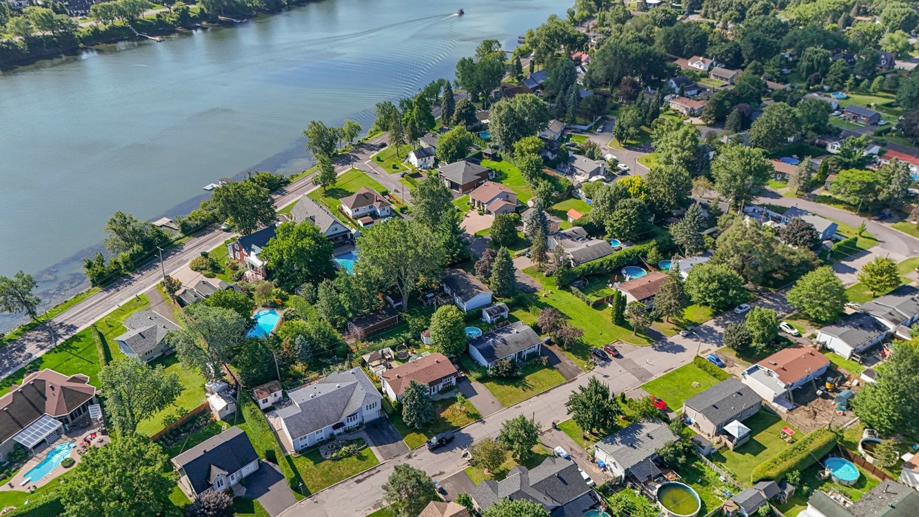 









1547


Rue Picasso

,
Beloeil,




QC
J3G4Z7

