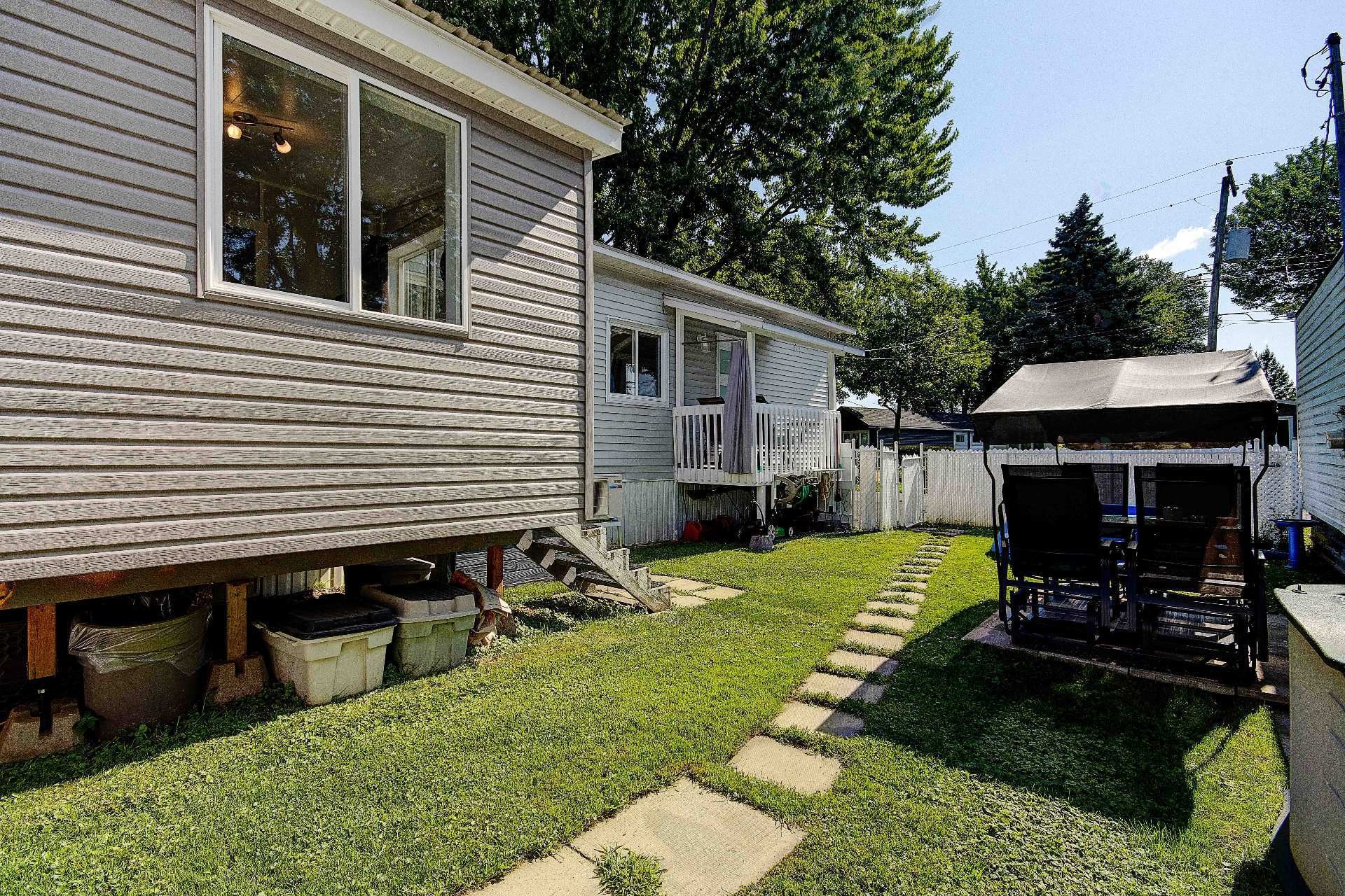 









3950


Boul. Sir-Wilfrid-Laurier

, 15,
Longueuil (Saint-Hubert),




QC
J3Y5Y9

