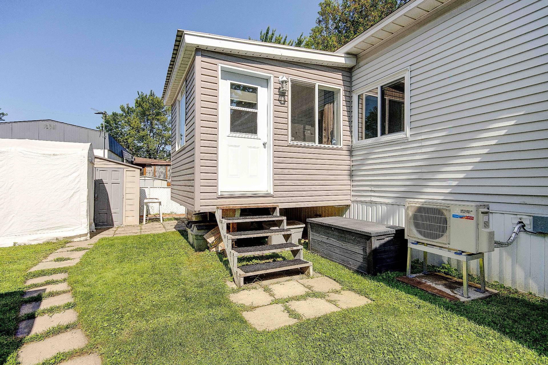 









3950


Boul. Sir-Wilfrid-Laurier

, 15,
Longueuil (Saint-Hubert),




QC
J3Y5Y9

