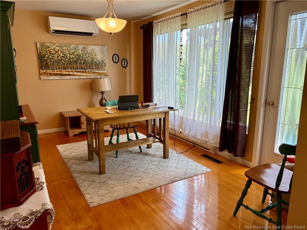 









235


Ave des Pionniers

,
Balmoral,




NB
E8E 1B1

